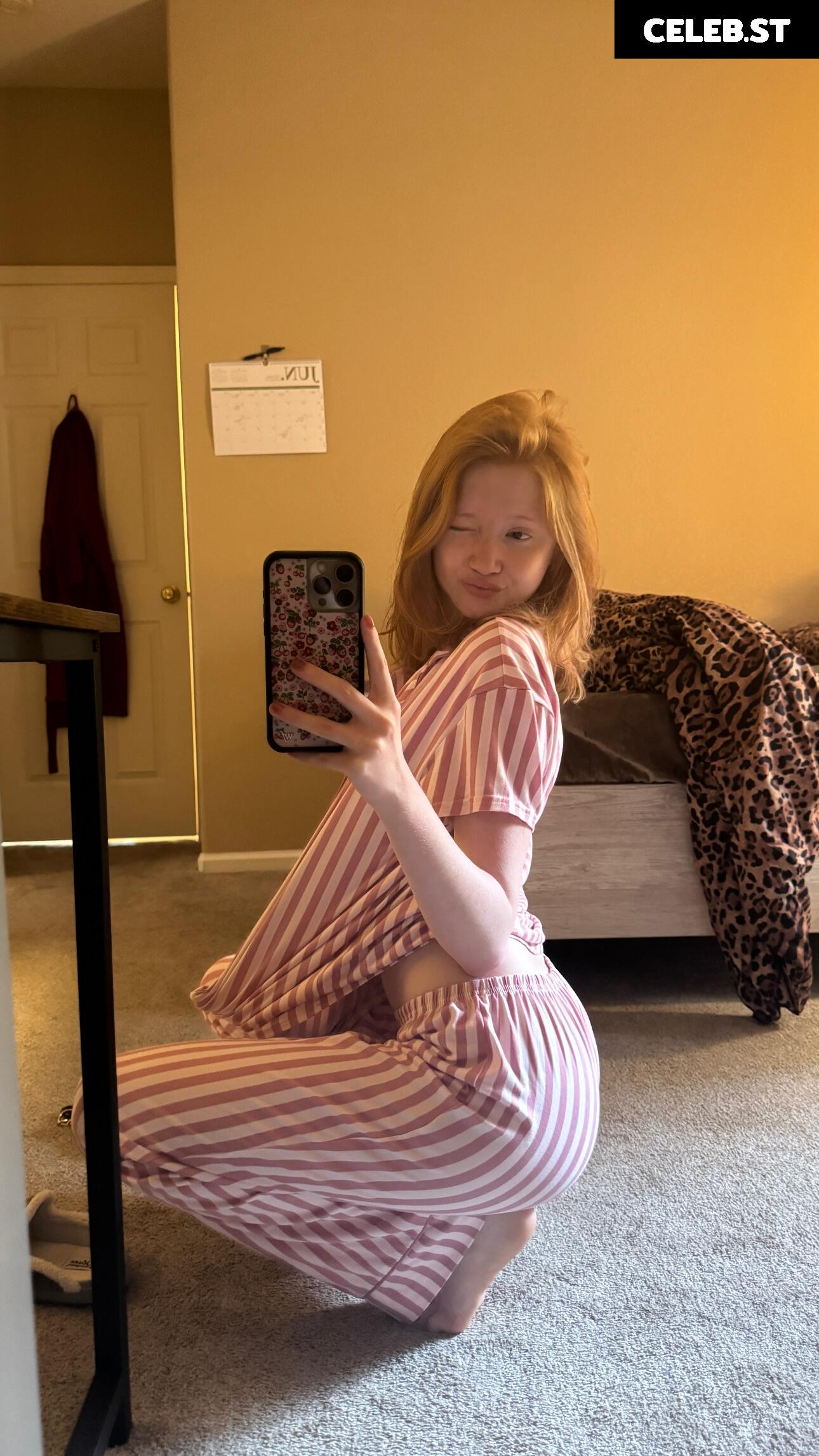 Makenna Kelly / Lifewithmak Image 23805375