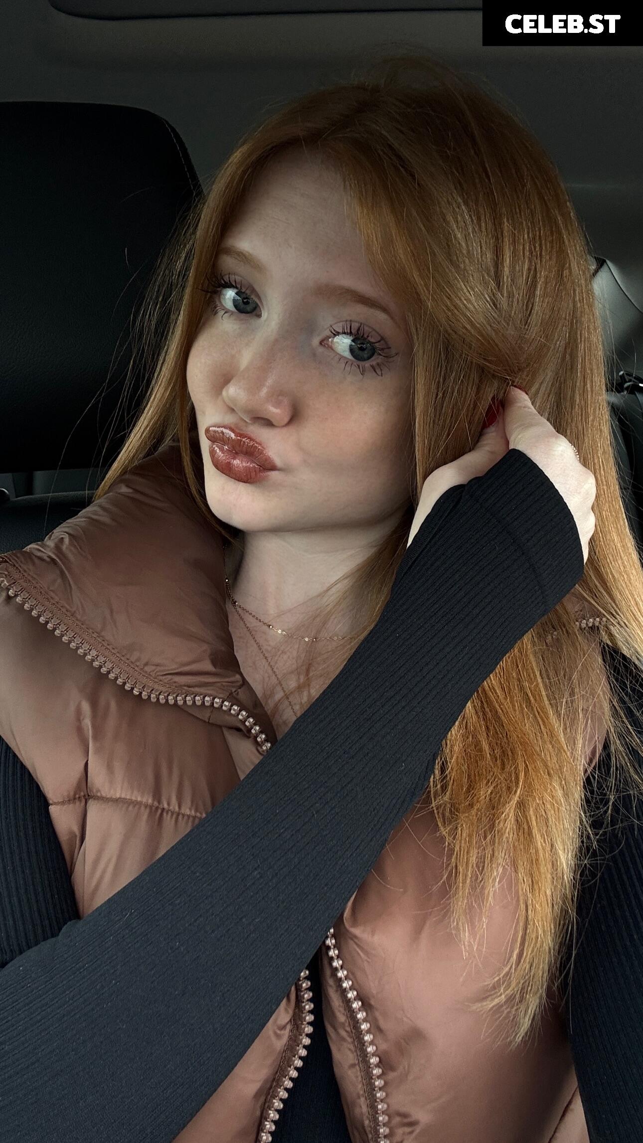 Makenna Kelly / Lifewithmak Image 23805296