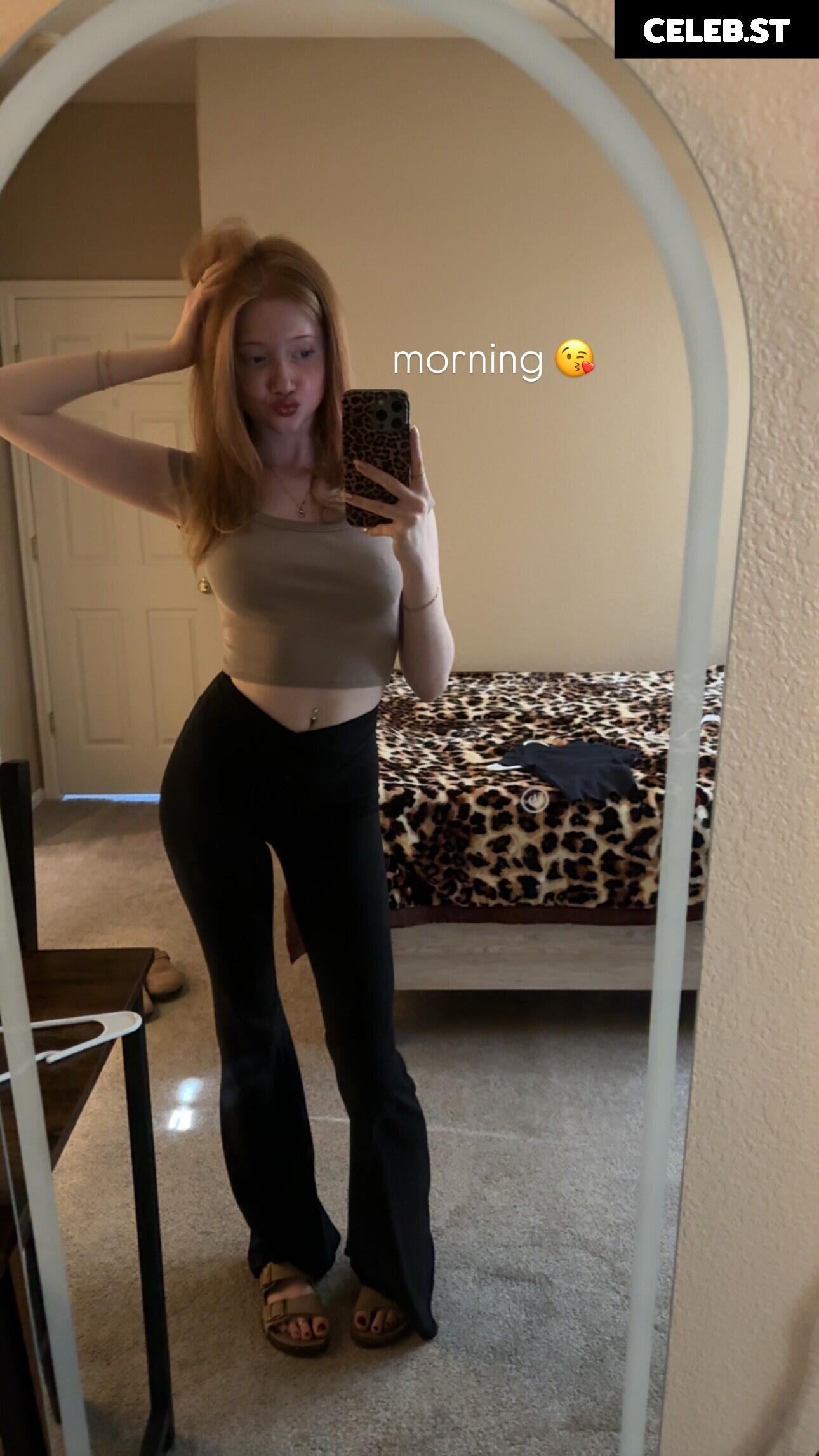 Makenna Kelly / Lifewithmak Image 23805202