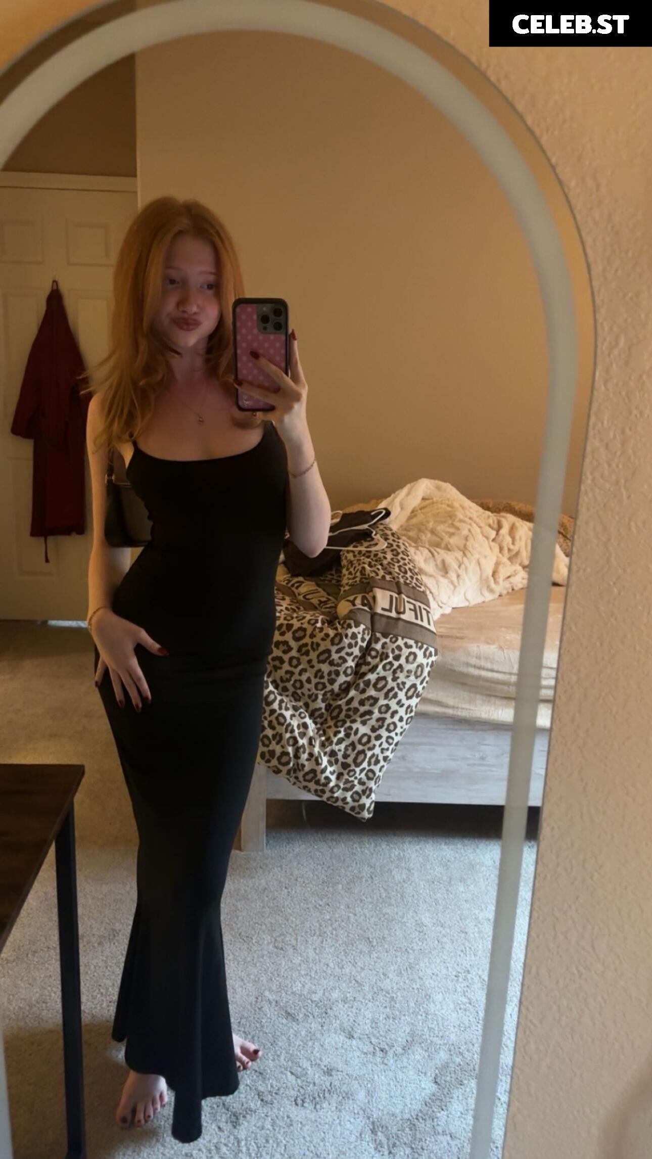Makenna Kelly / Lifewithmak Image 23805258