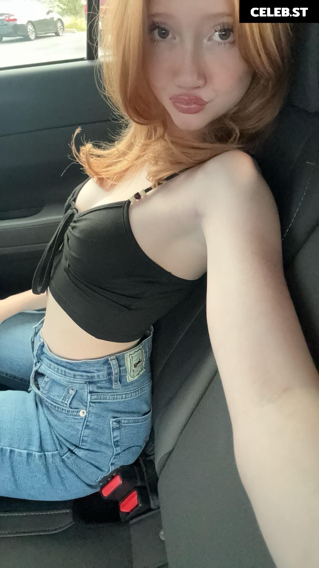 Makenna Kelly / Lifewithmak Image 23805279