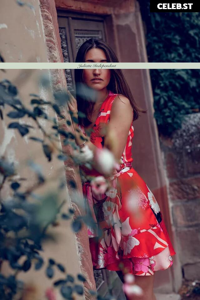 Juliette Claire / @JulietteClaire Image 23804707
