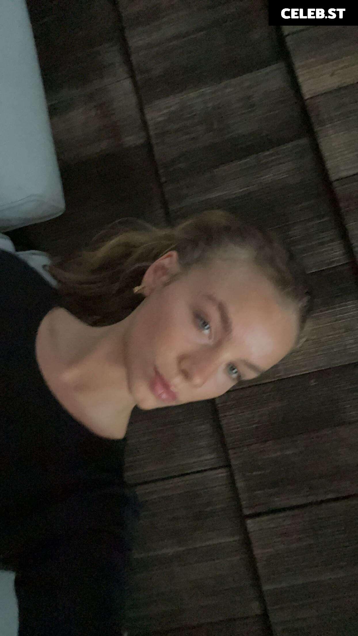 Anna Shumate / Annabananaxdddd Image 23800439