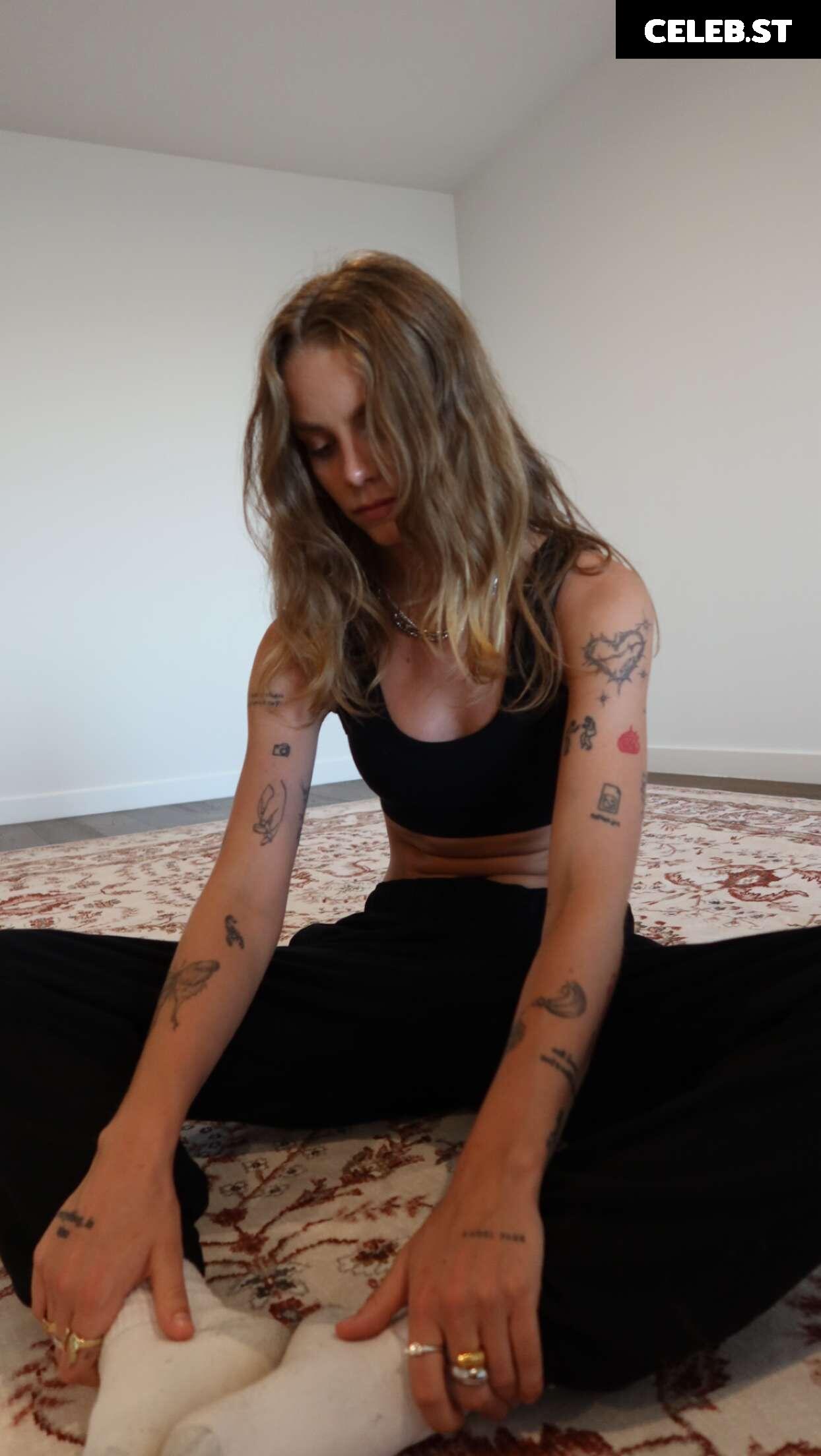 Anna Shumate / Annabananaxdddd Image 23800445
