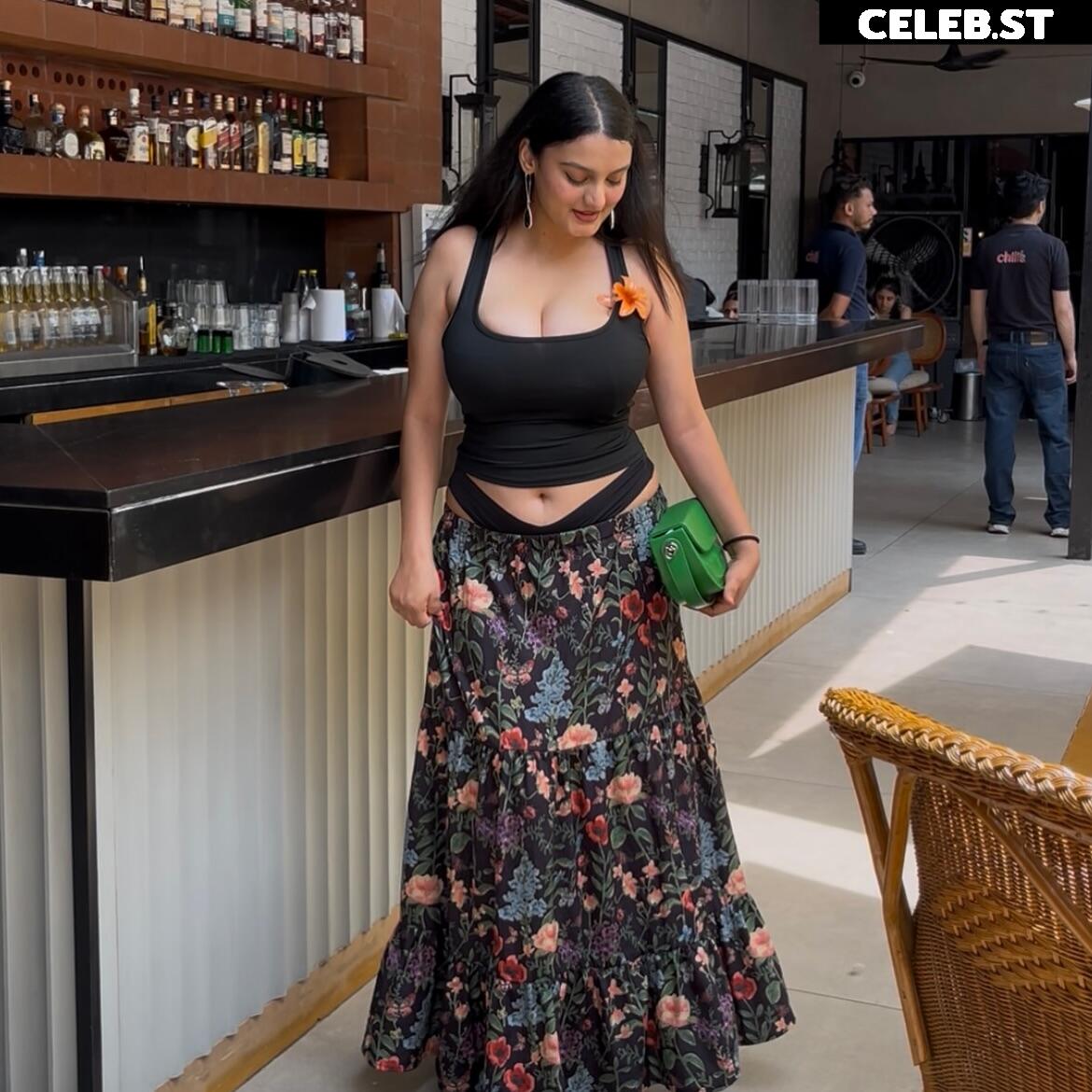 @_ayushaaaa__, Ayusha, busty Indian influencer Image 23895515