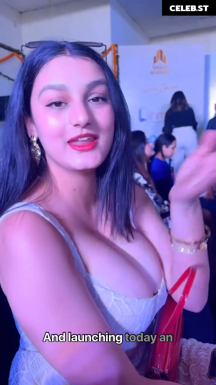 @_ayushaaaa__, Ayusha, busty Indian influencer Image 23895507