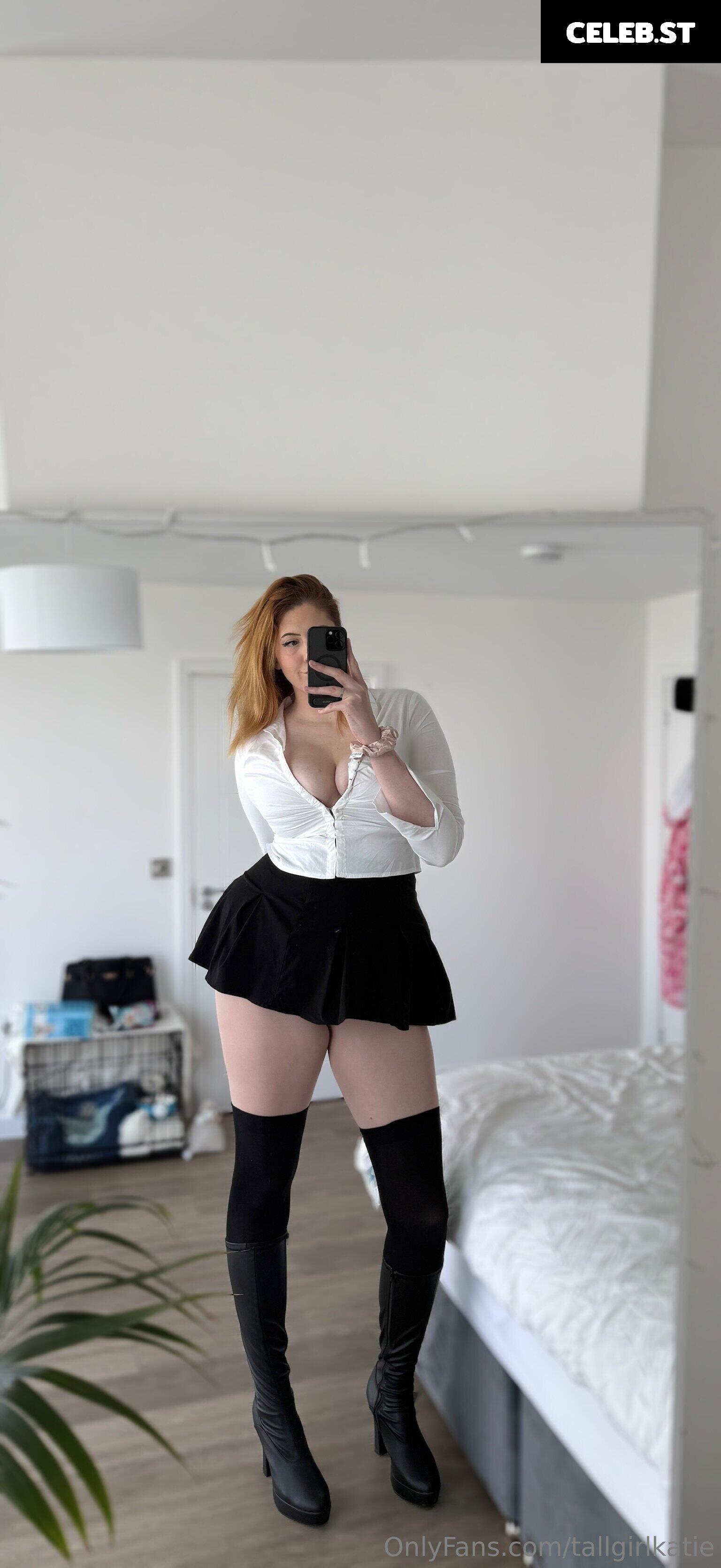 Katie Woolls / tallgirlkatie Image 23893591