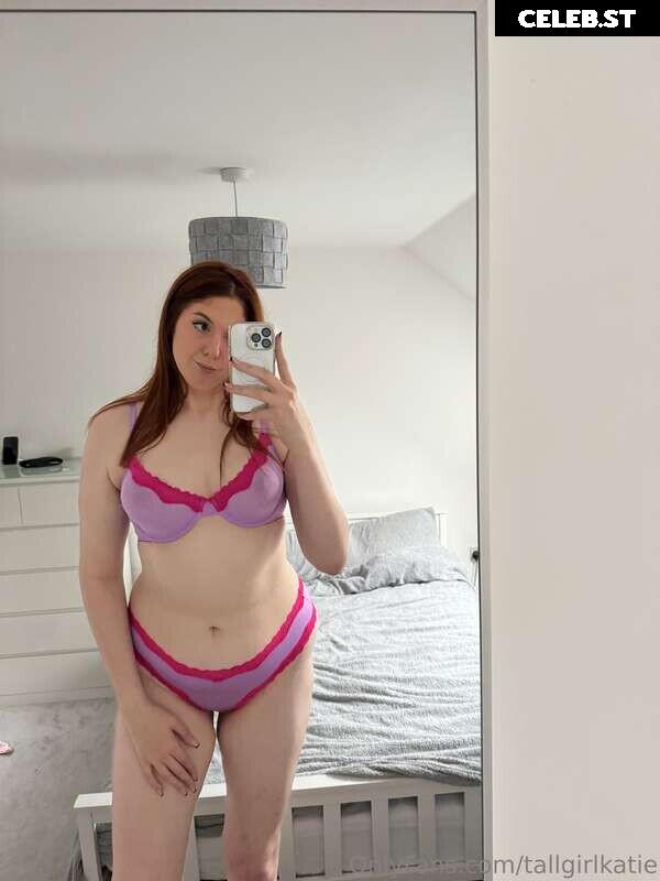 Katie Woolls / tallgirlkatie Image 23893544
