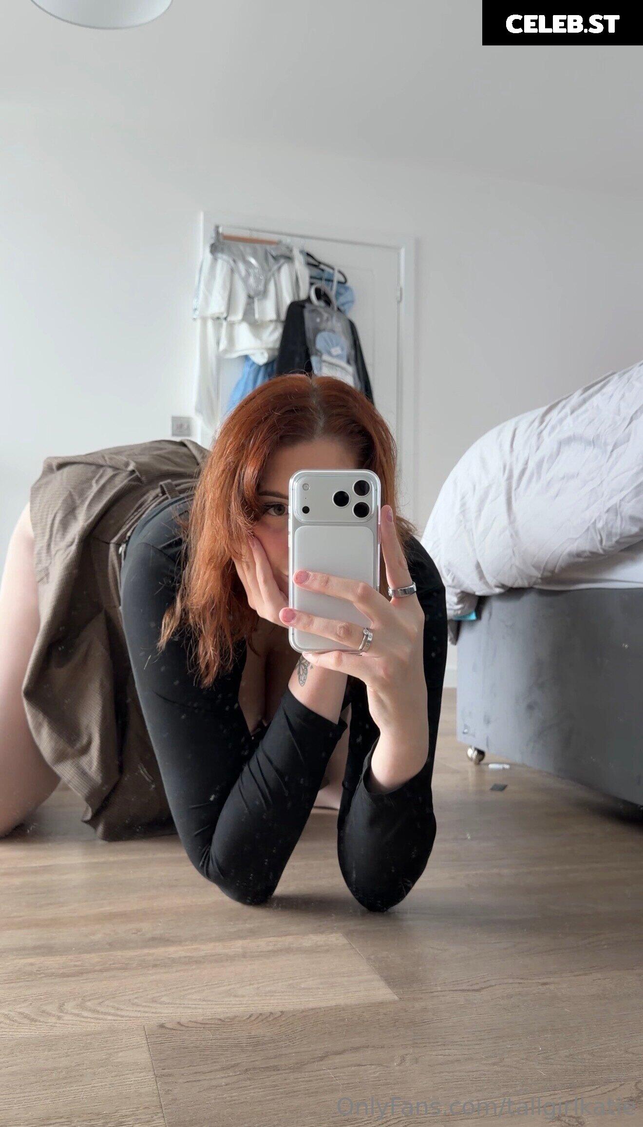 Katie Woolls / tallgirlkatie Image 23893573