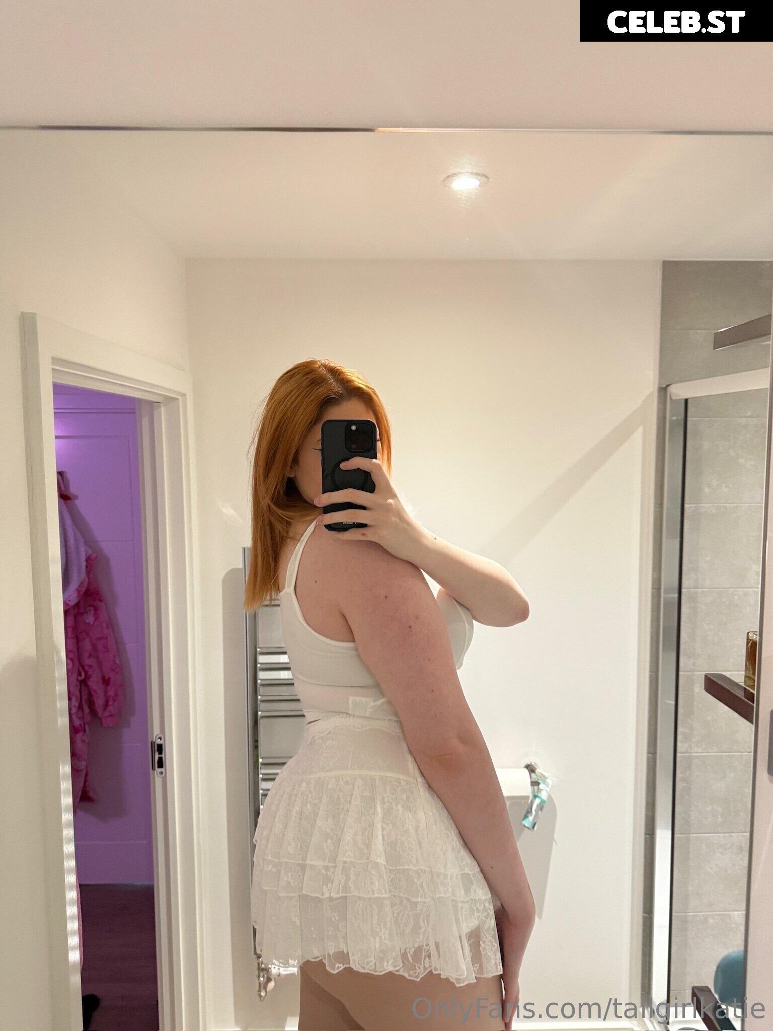 Katie Woolls / tallgirlkatie Image 23893424