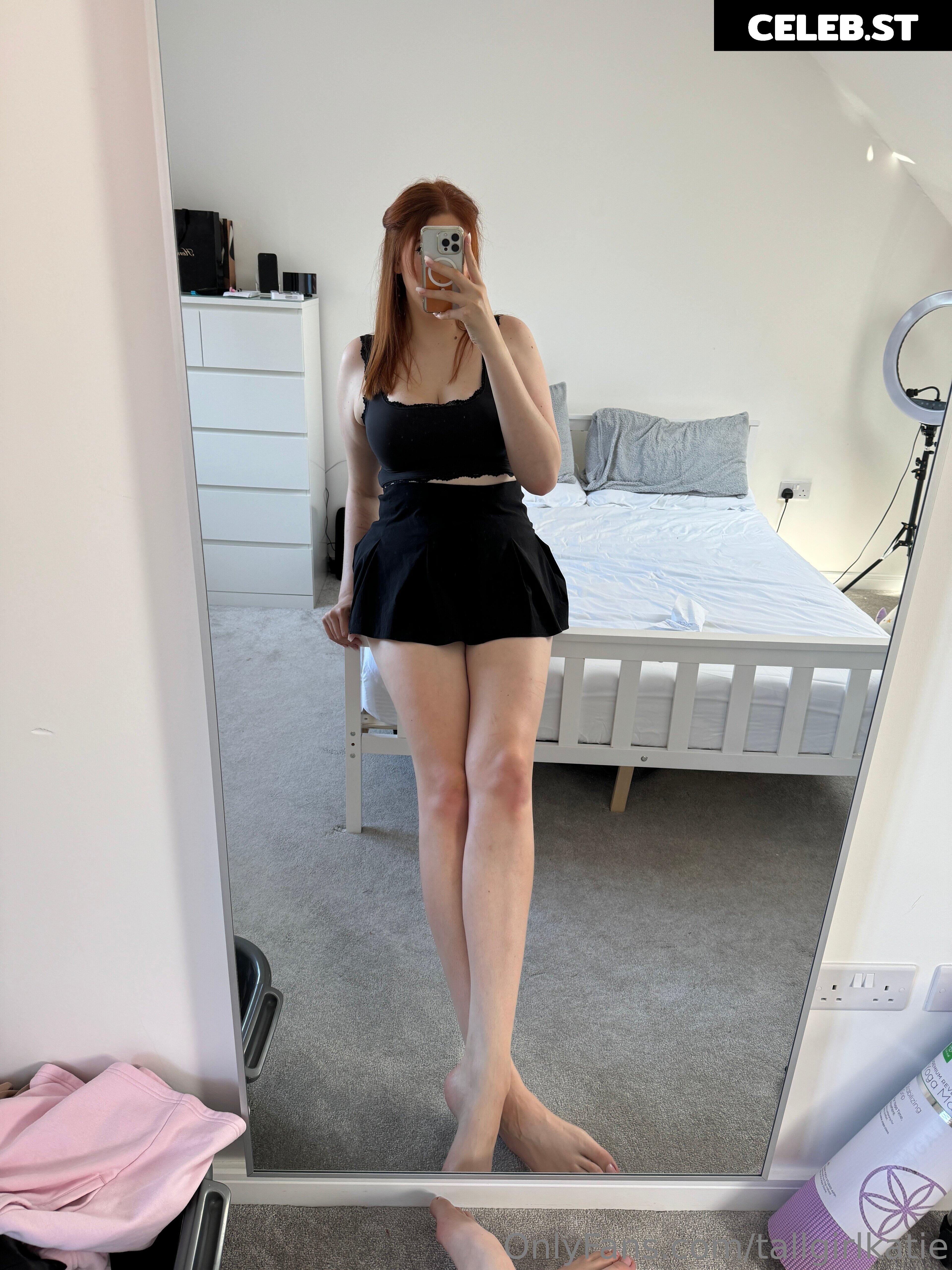 Katie Woolls / tallgirlkatie Image 23893413