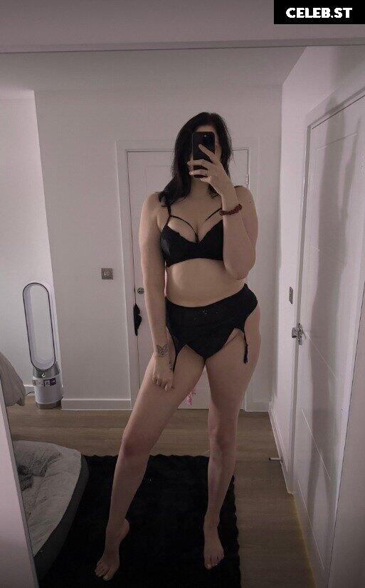 Katie Woolls / tallgirlkatie Image 23893439