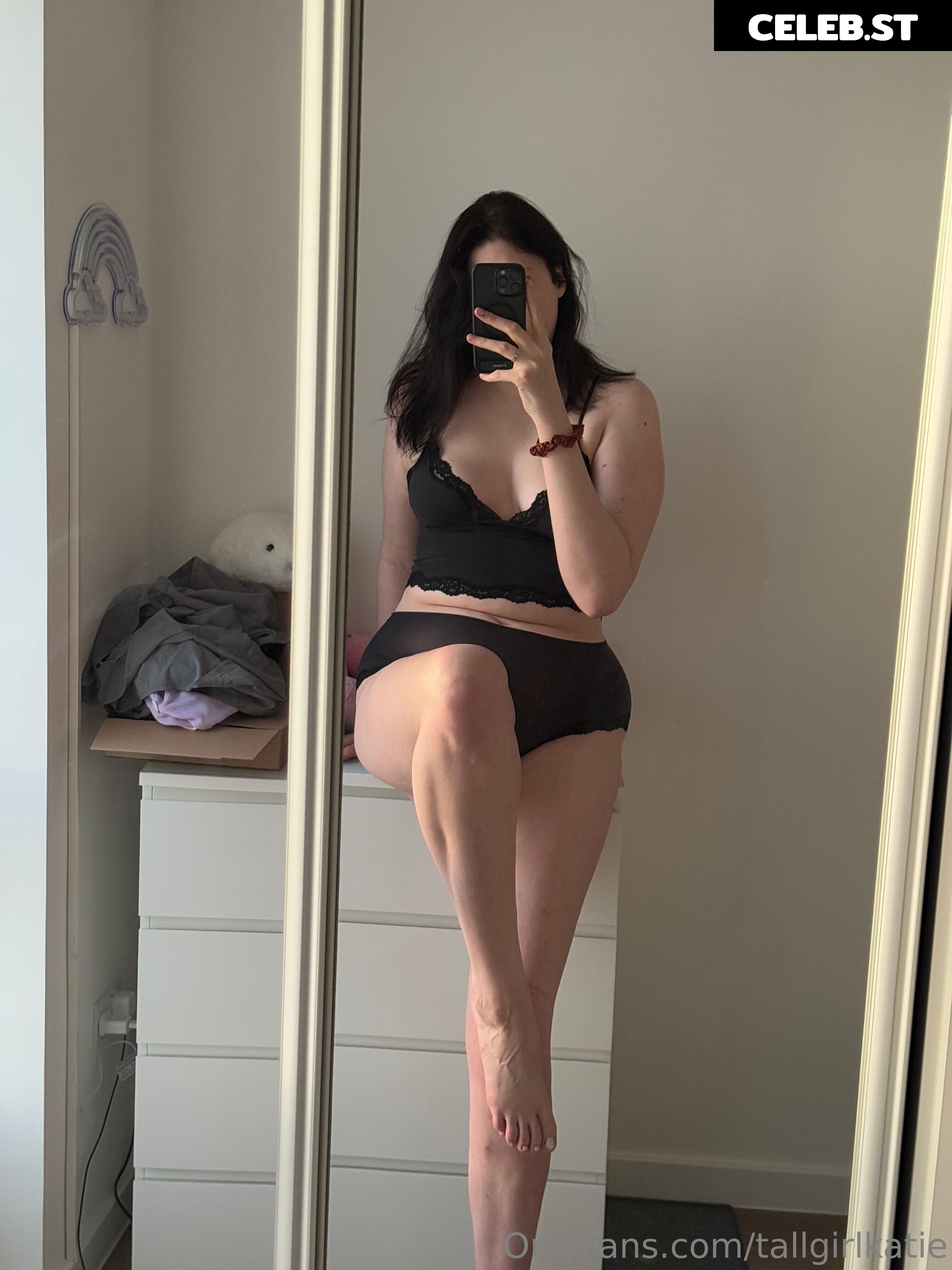 Katie Woolls / tallgirlkatie Image 23893464