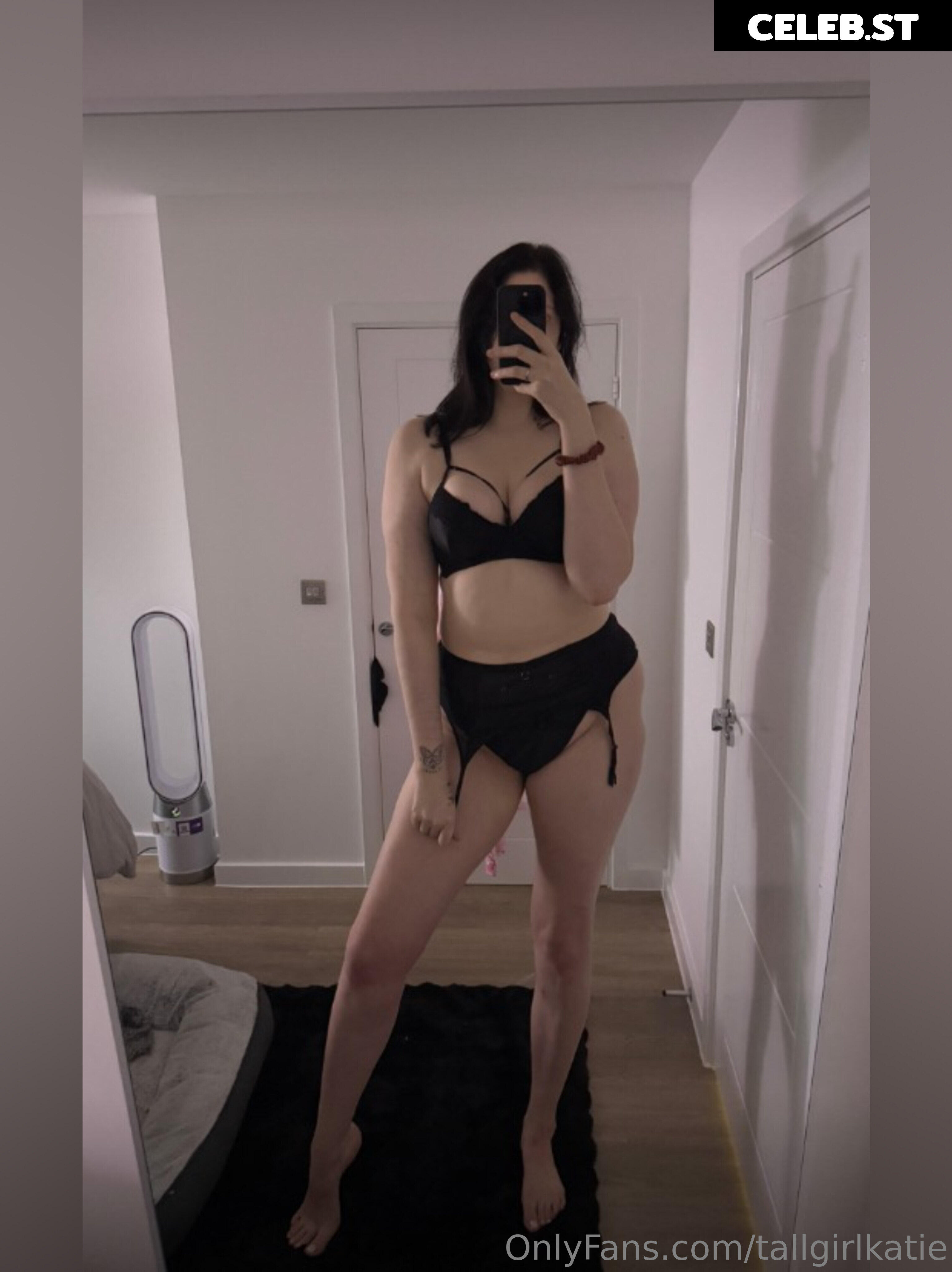 Katie Woolls / tallgirlkatie Image 23893440