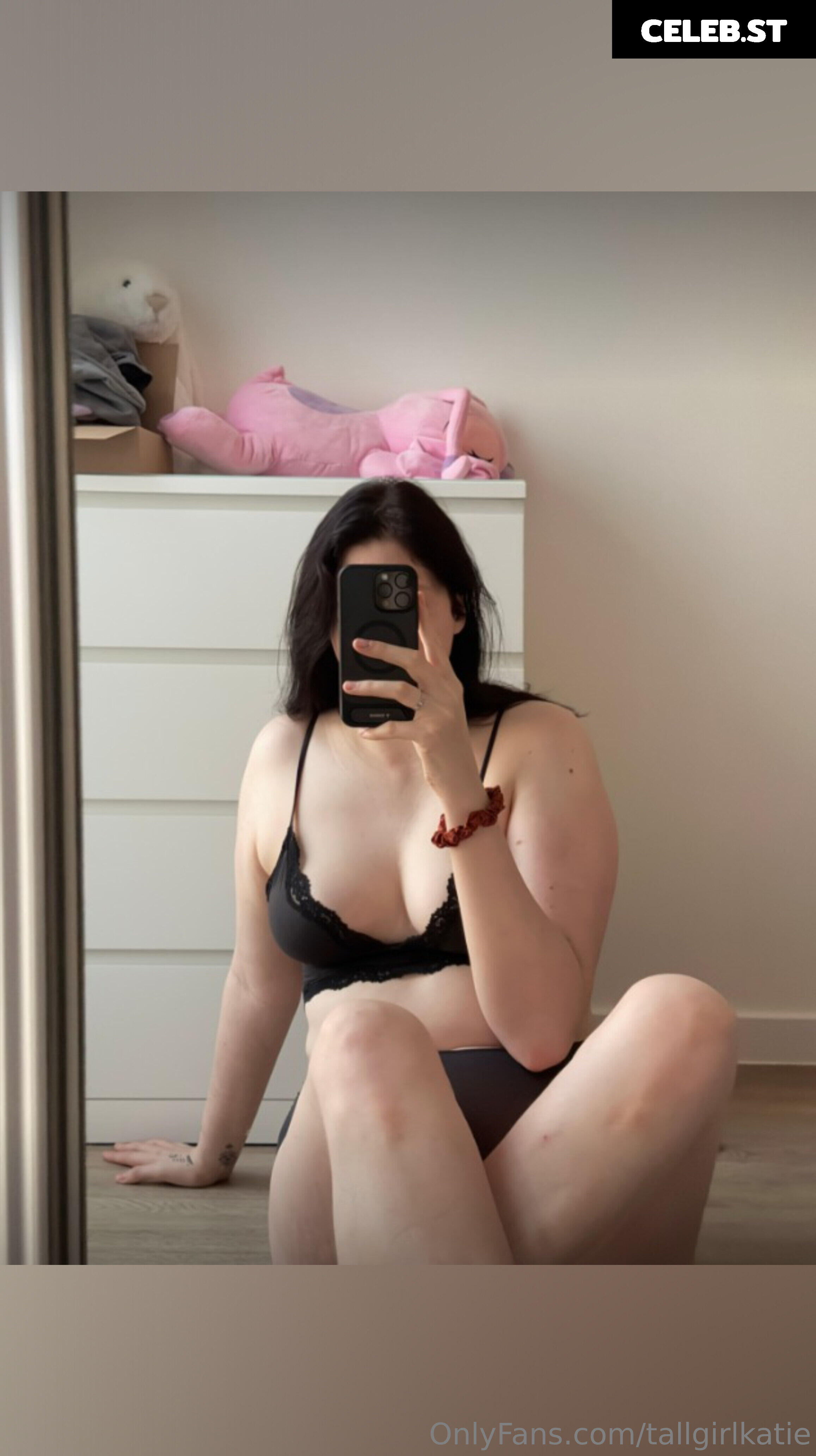 Katie Woolls / tallgirlkatie Image 23893449