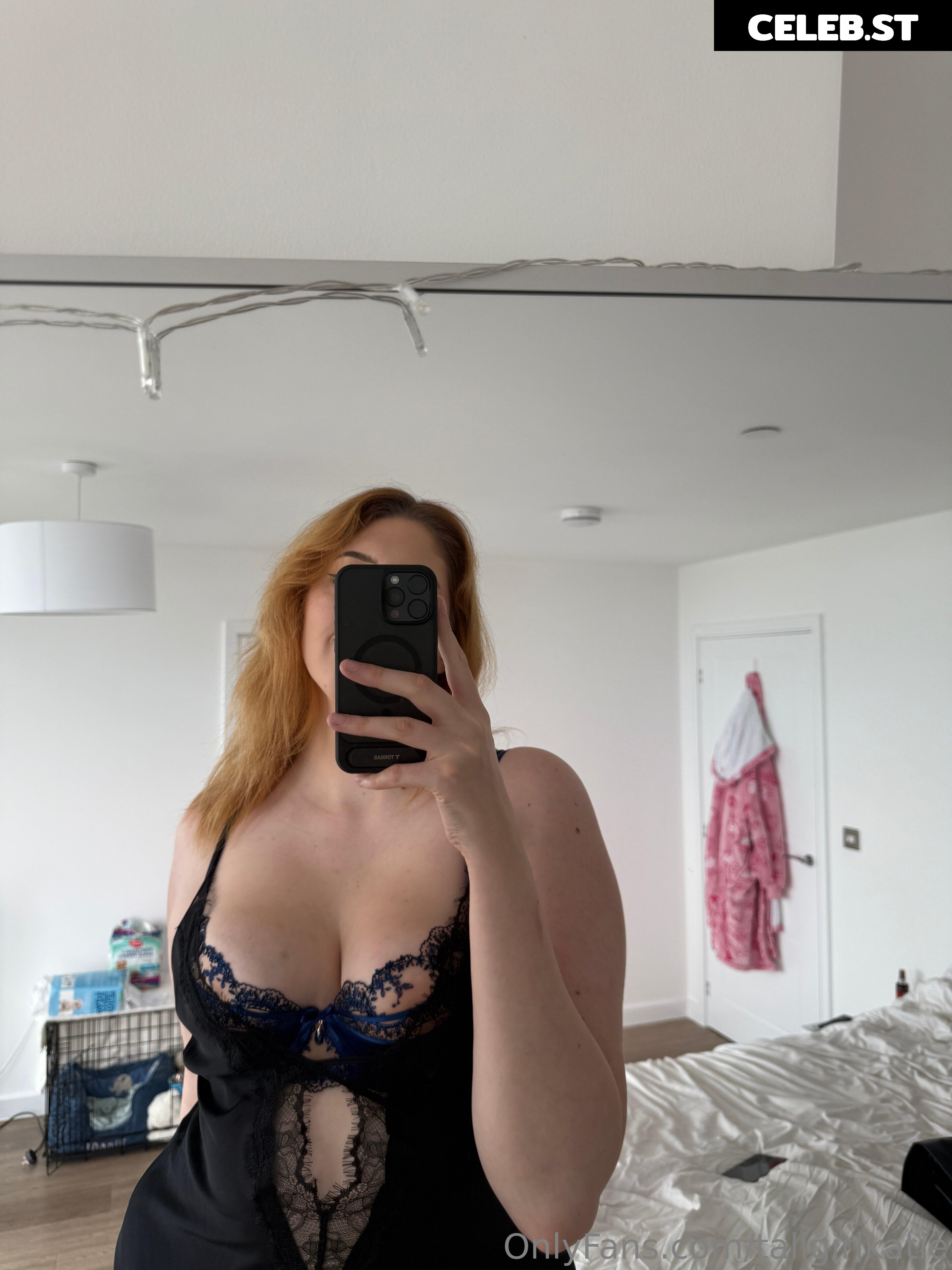Katie Woolls / tallgirlkatie Image 23893615