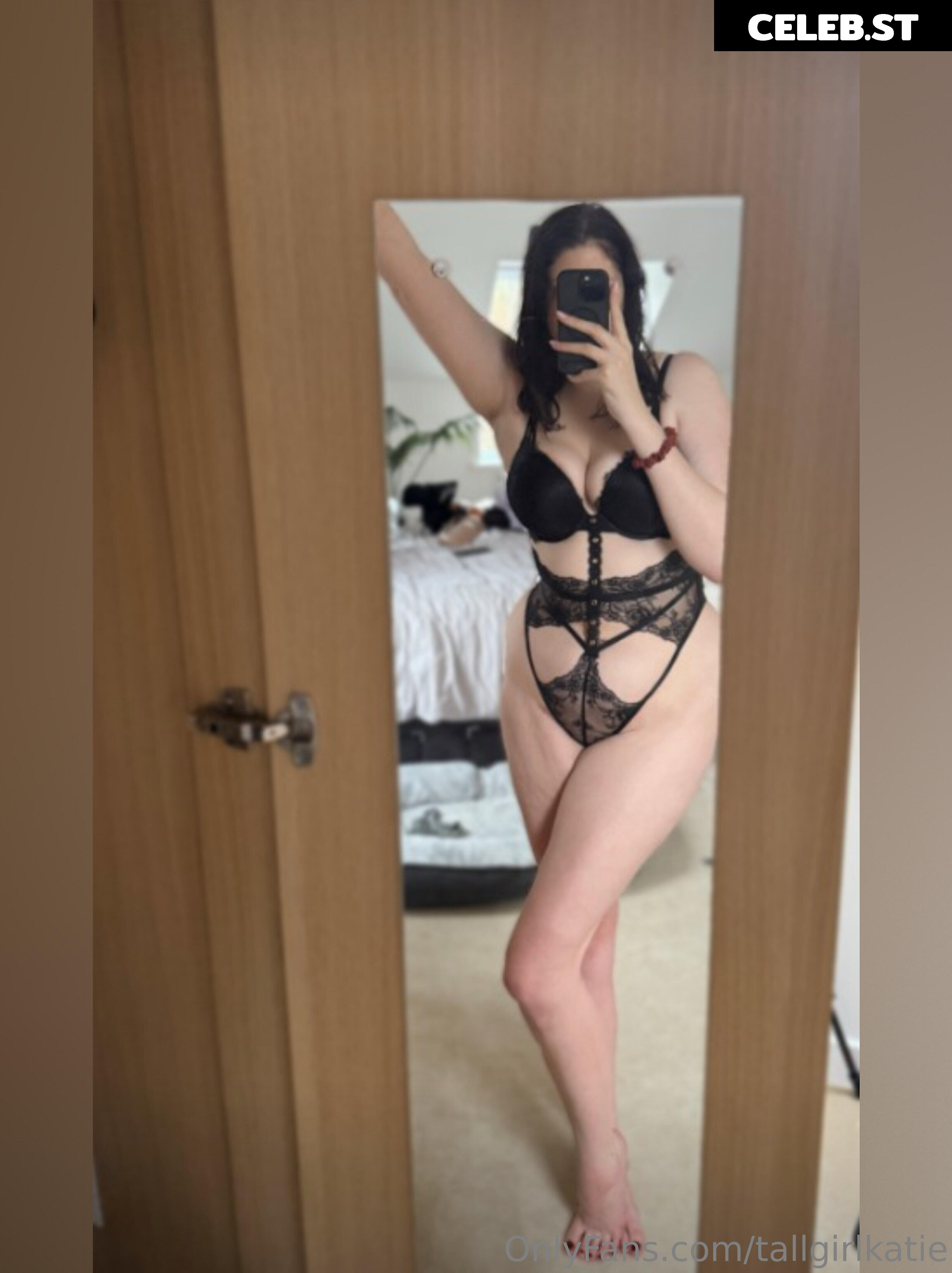 Katie Woolls / tallgirlkatie Image 23893608