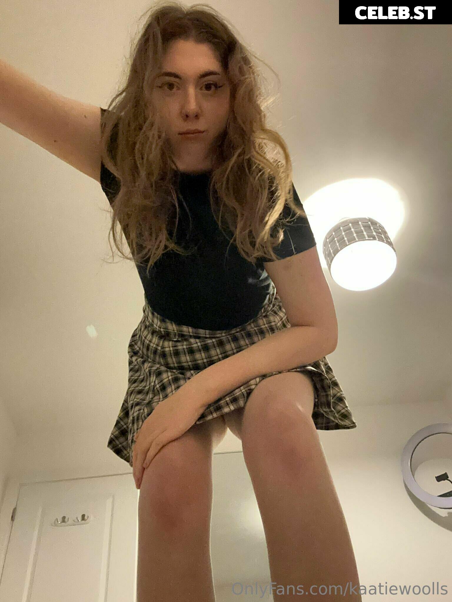 Katie Woolls / tallgirlkatie Image 23893658