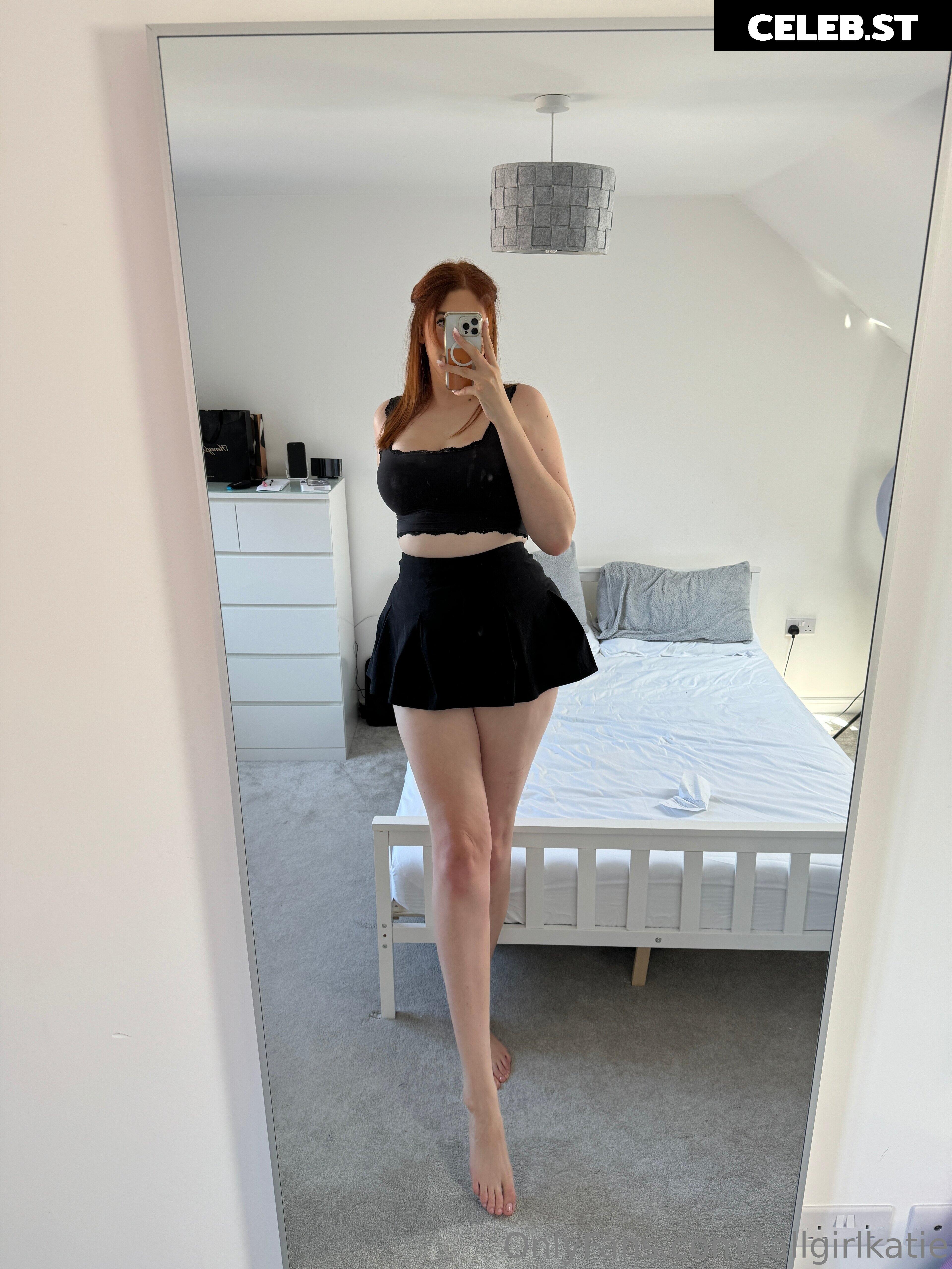 Katie Woolls / tallgirlkatie Image 23893398