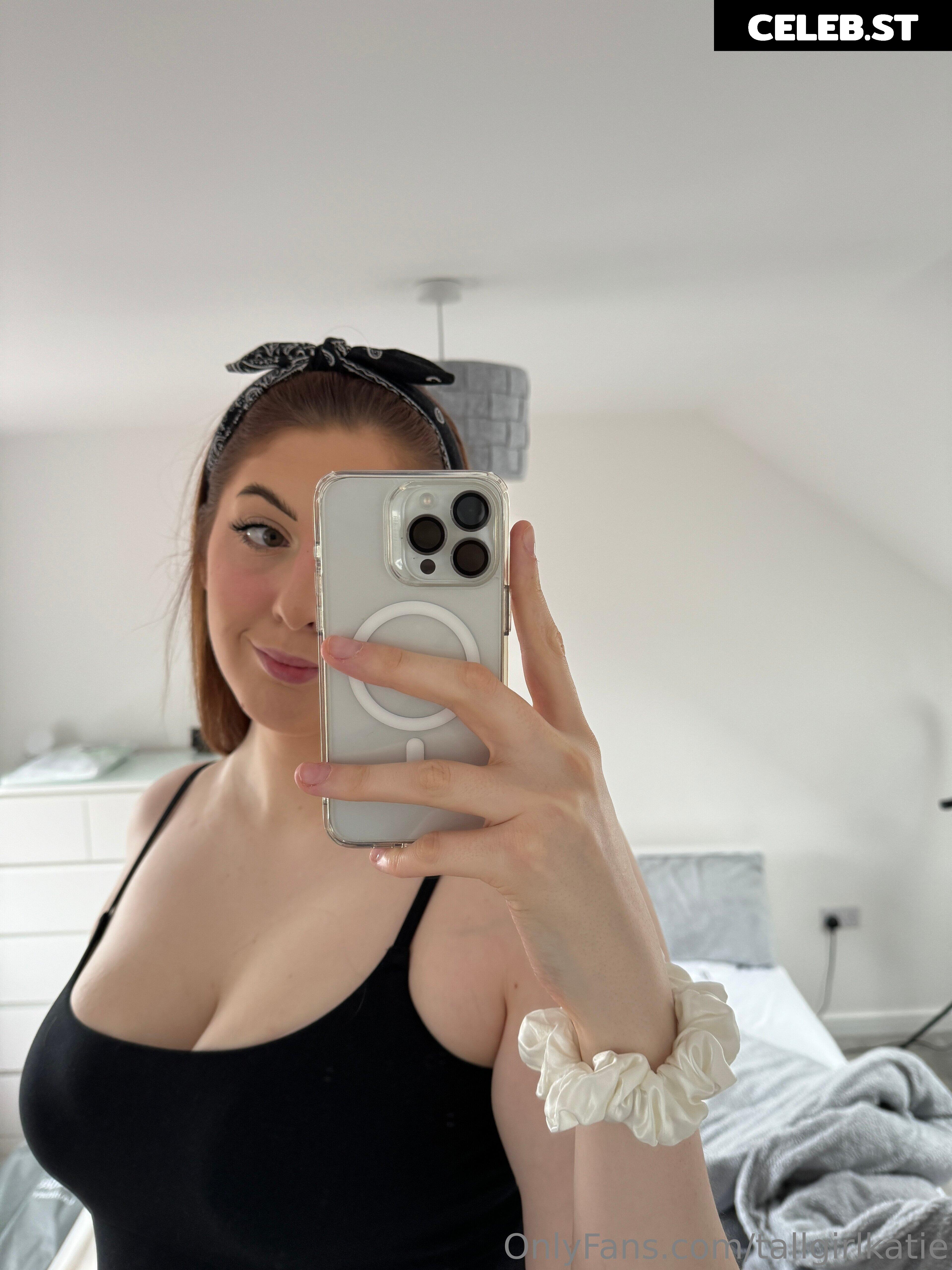 Katie Woolls / tallgirlkatie Image 23893332