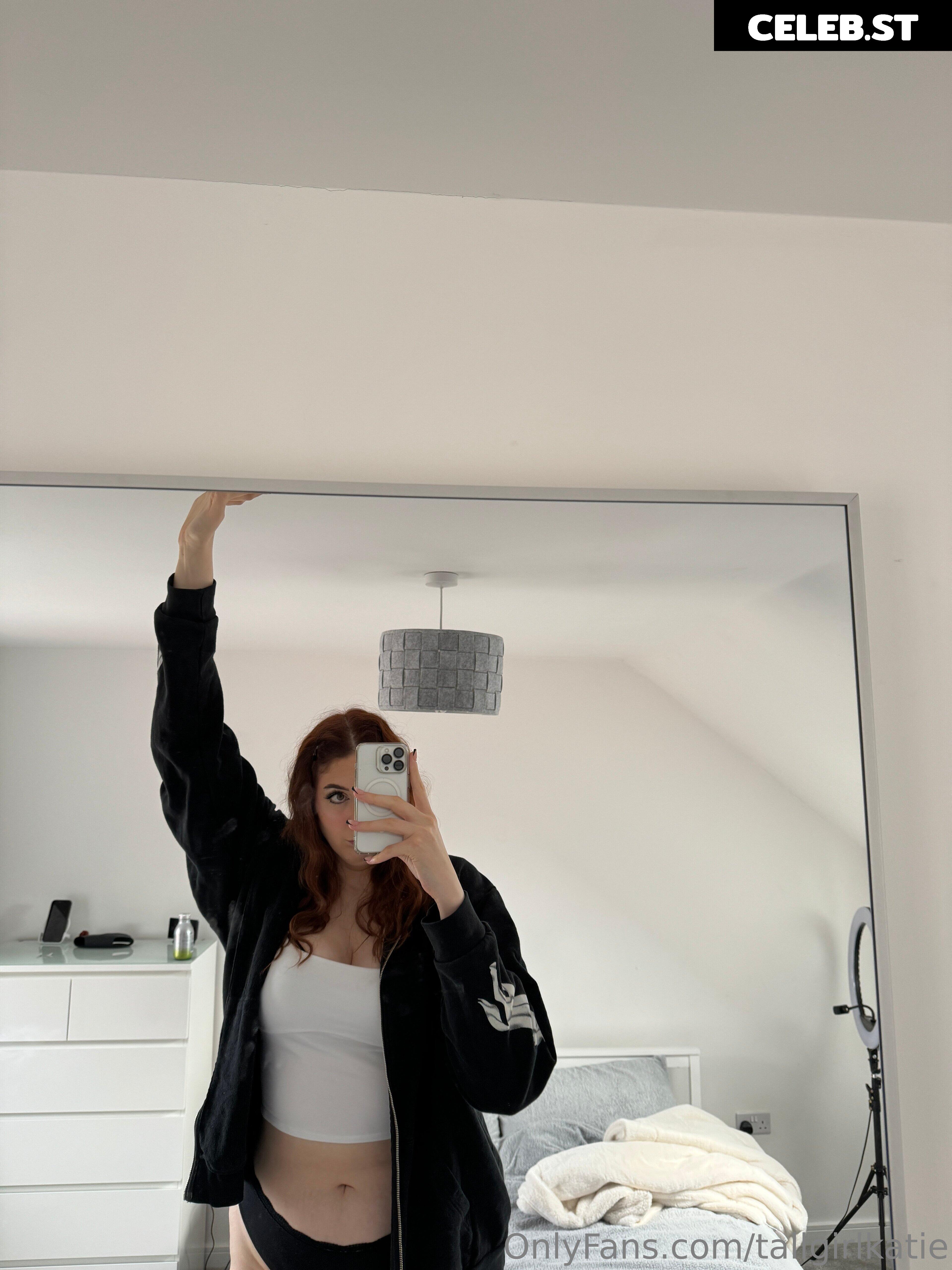 Katie Woolls / tallgirlkatie Image 23893371