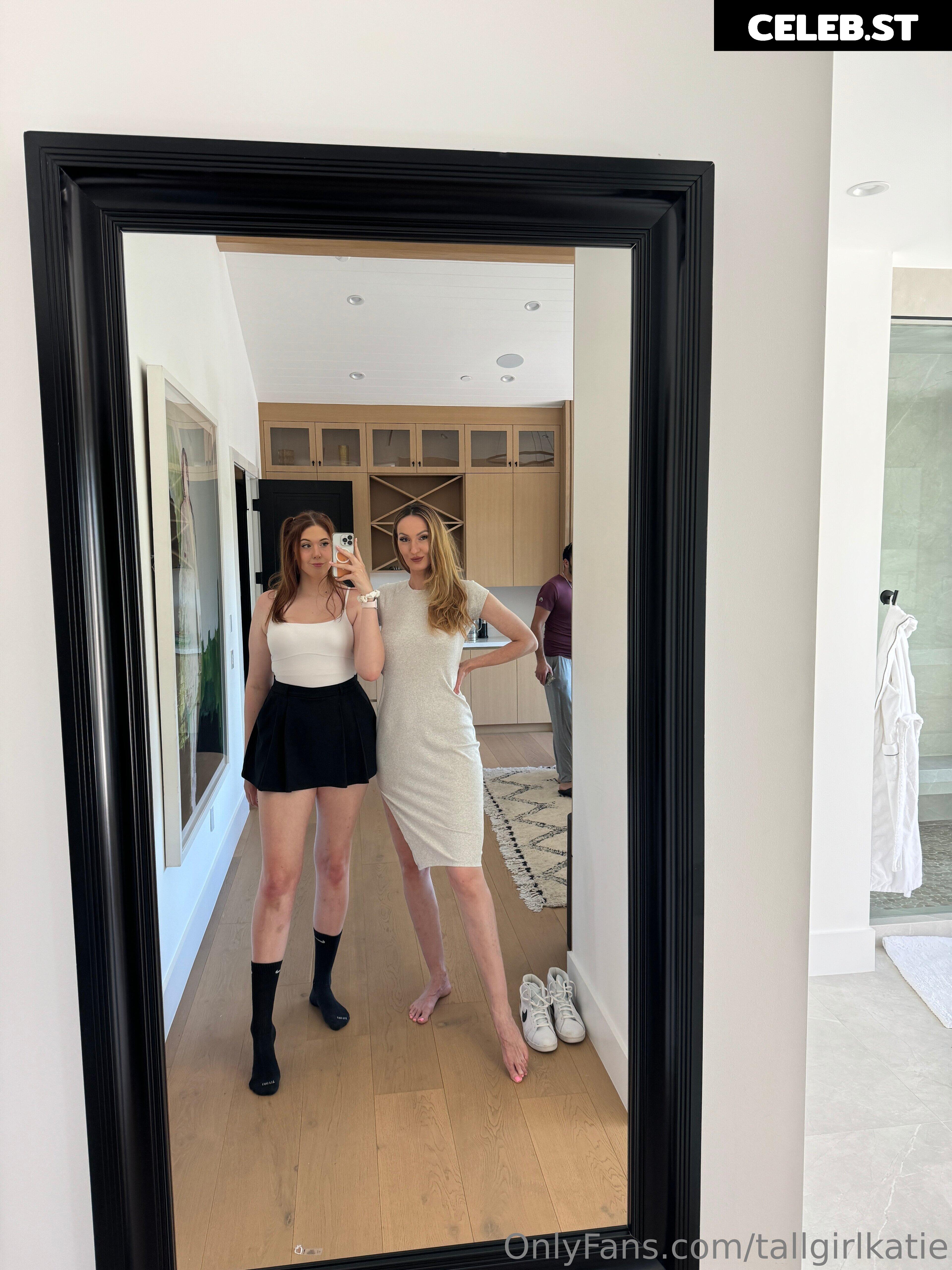 Katie Woolls / tallgirlkatie Image 23893377
