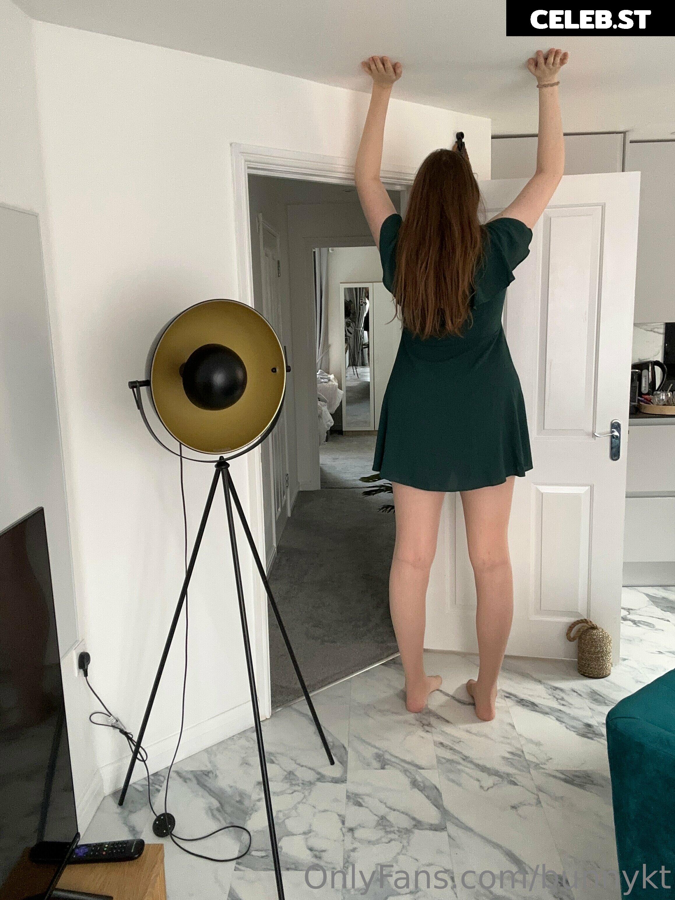 Katie Woolls / tallgirlkatie Image 23893260