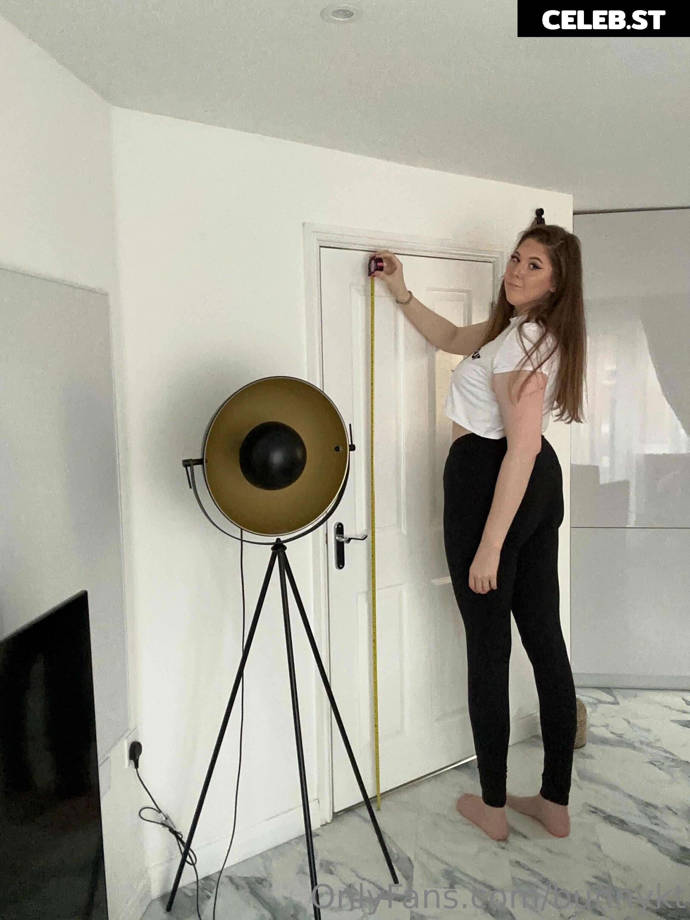Katie Woolls / tallgirlkatie Image 23893245