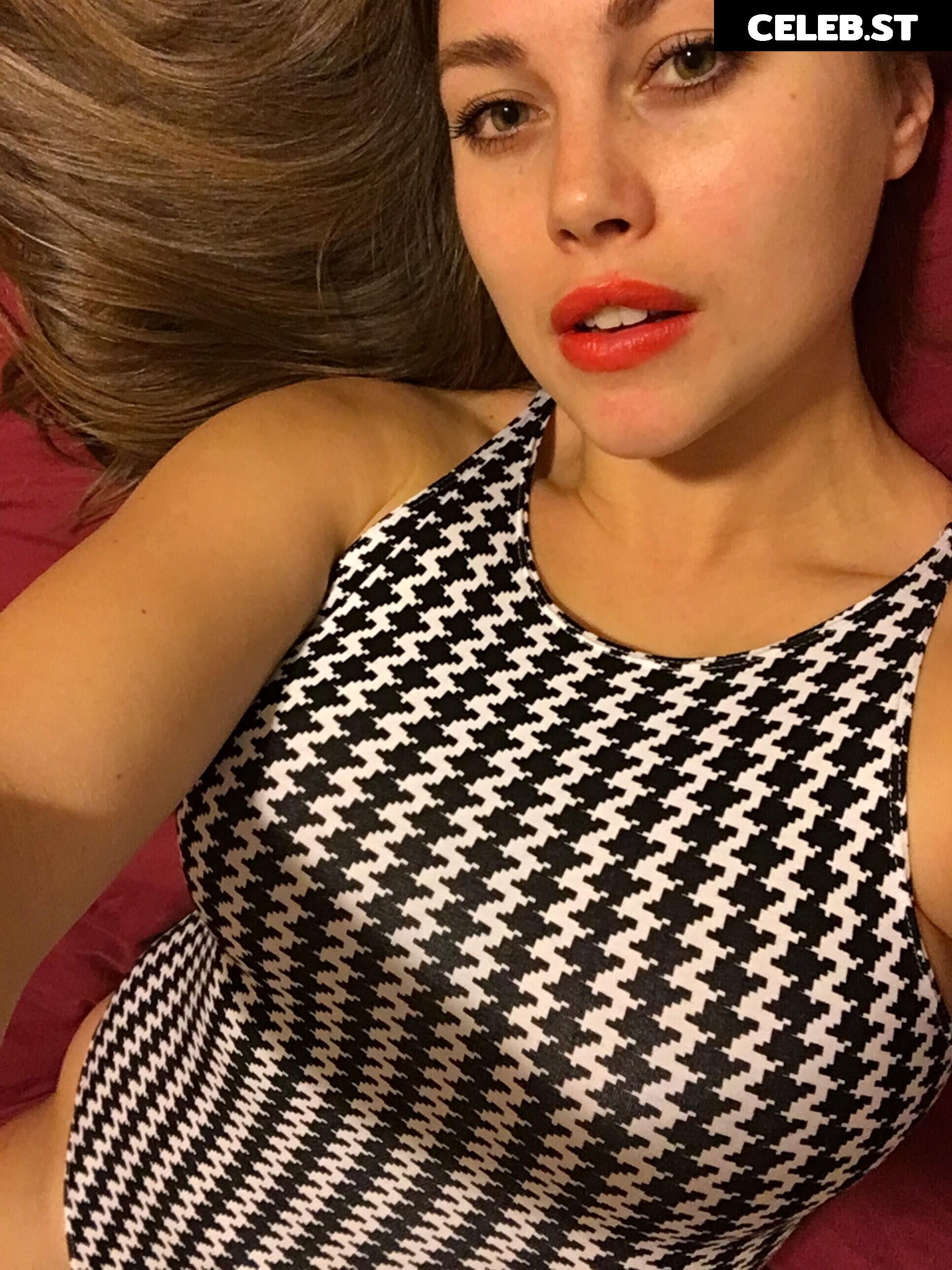 Lillias Right Image 23887122