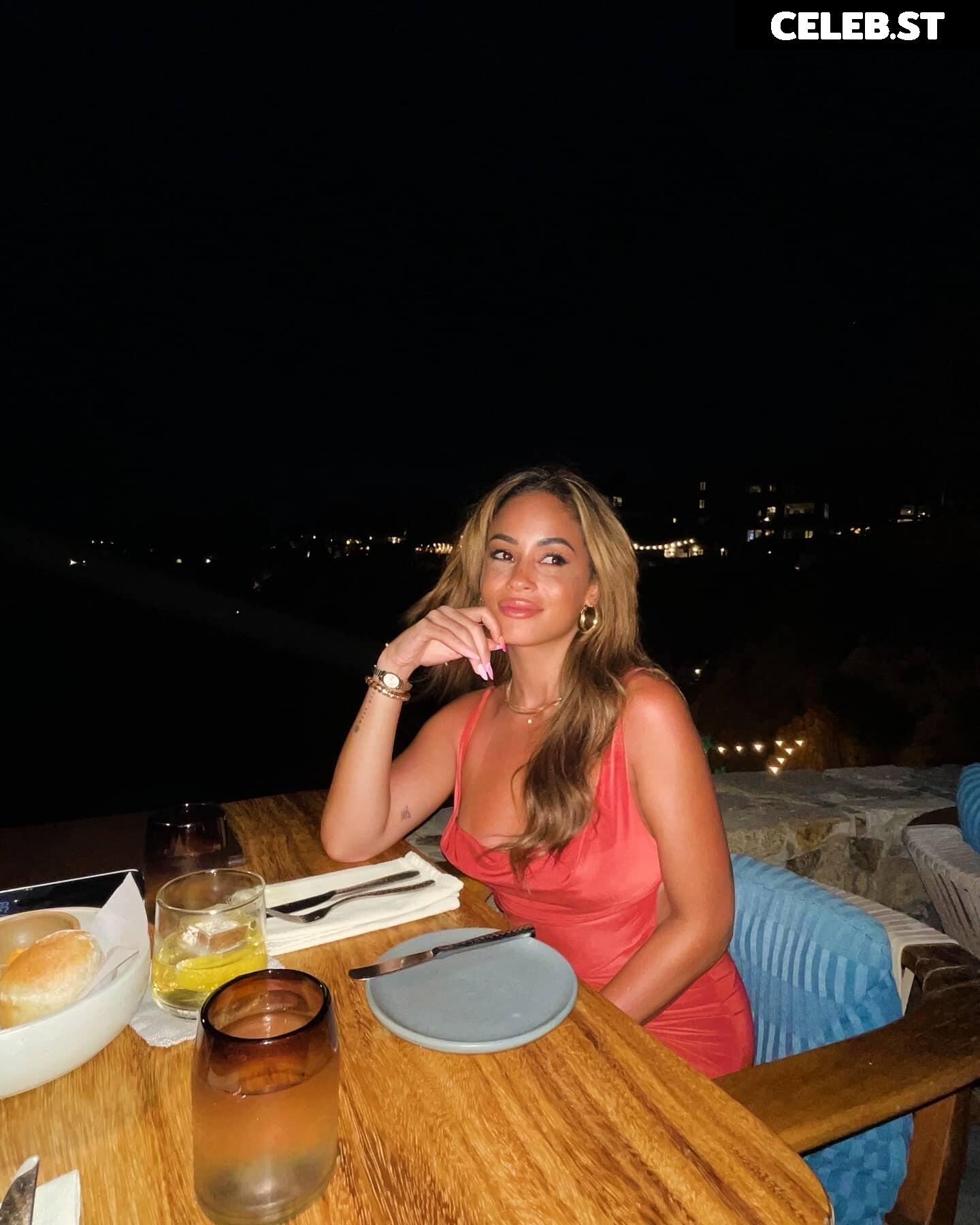 Kayla Braxton Image 23658066