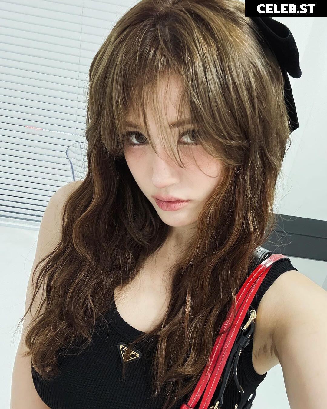Jeon Somi/ENNIK SOMI Image 23658227