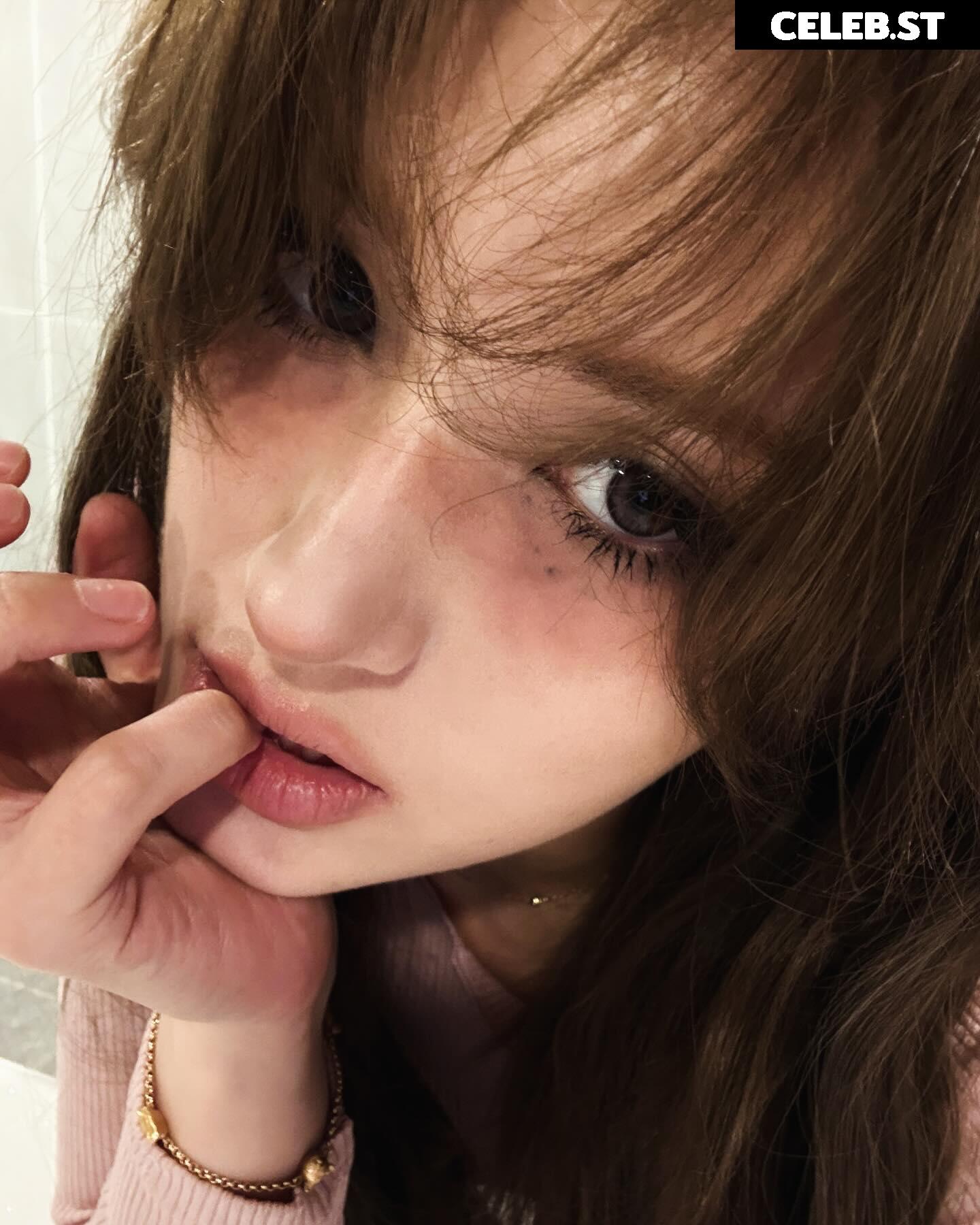 Jeon Somi/ENNIK SOMI Image 23658239
