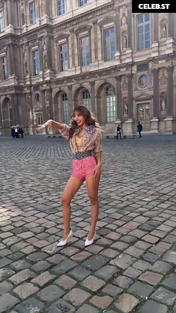 Lisa | BLΛƆKPIИK (Blackpink) Image 23657934
