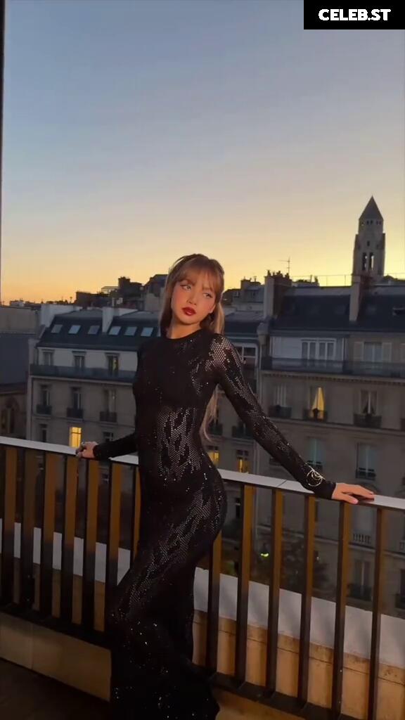 Lisa | BLΛƆKPIИK (Blackpink) Image 23657956