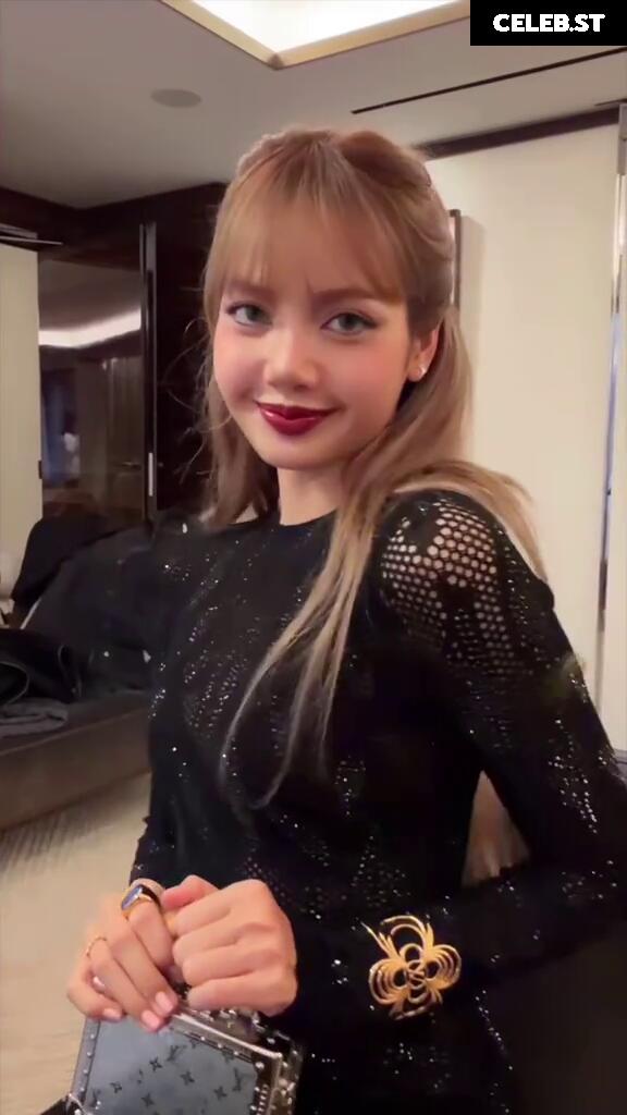 Lisa | BLΛƆKPIИK (Blackpink) Image 23657946