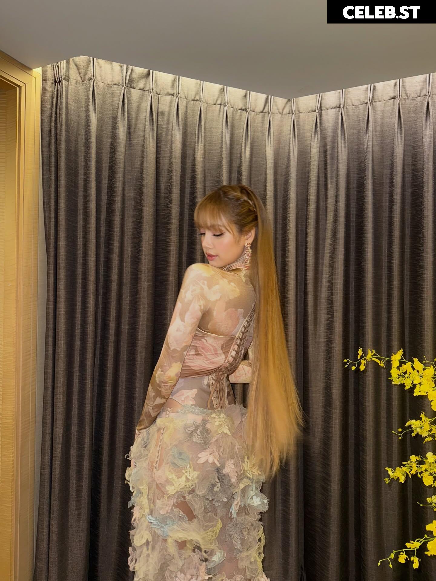 Lisa | BLΛƆKPIИK (Blackpink) Image 23657880