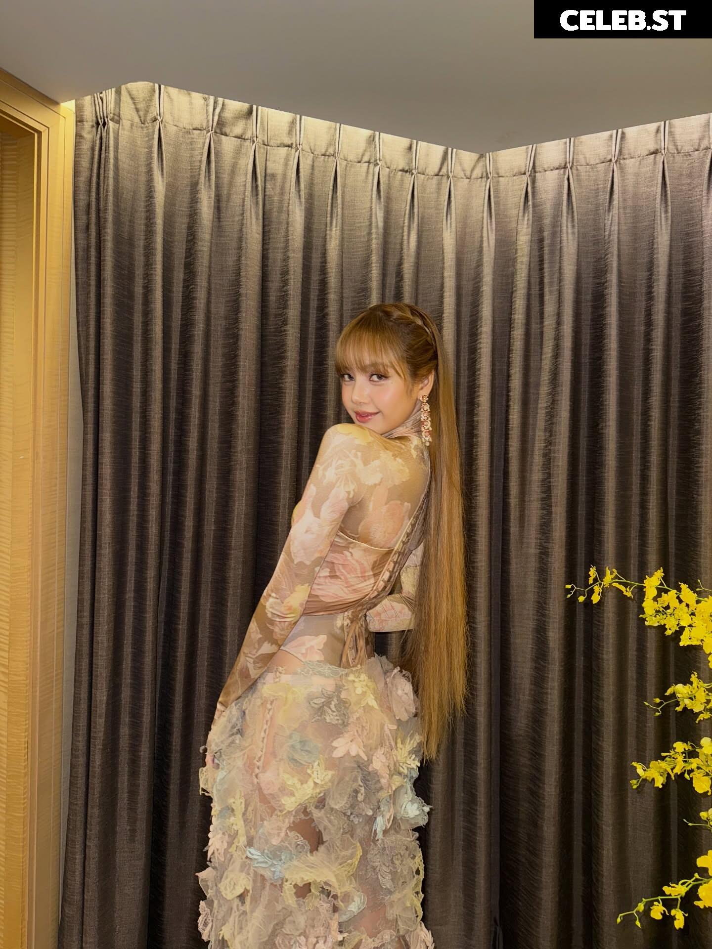 Lisa | BLΛƆKPIИK (Blackpink) Image 23657886