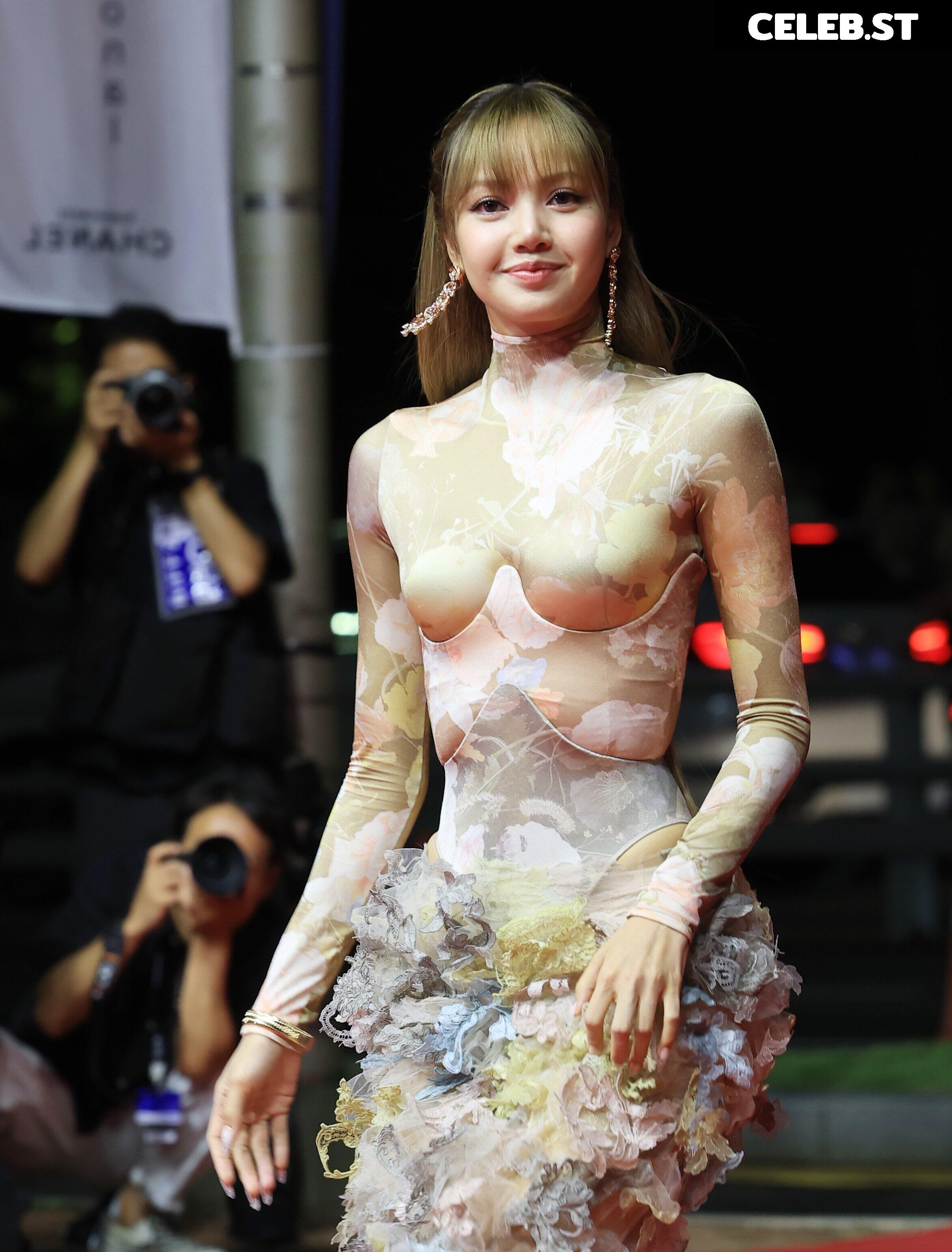 Lisa | BLΛƆKPIИK (Blackpink) Image 23657842