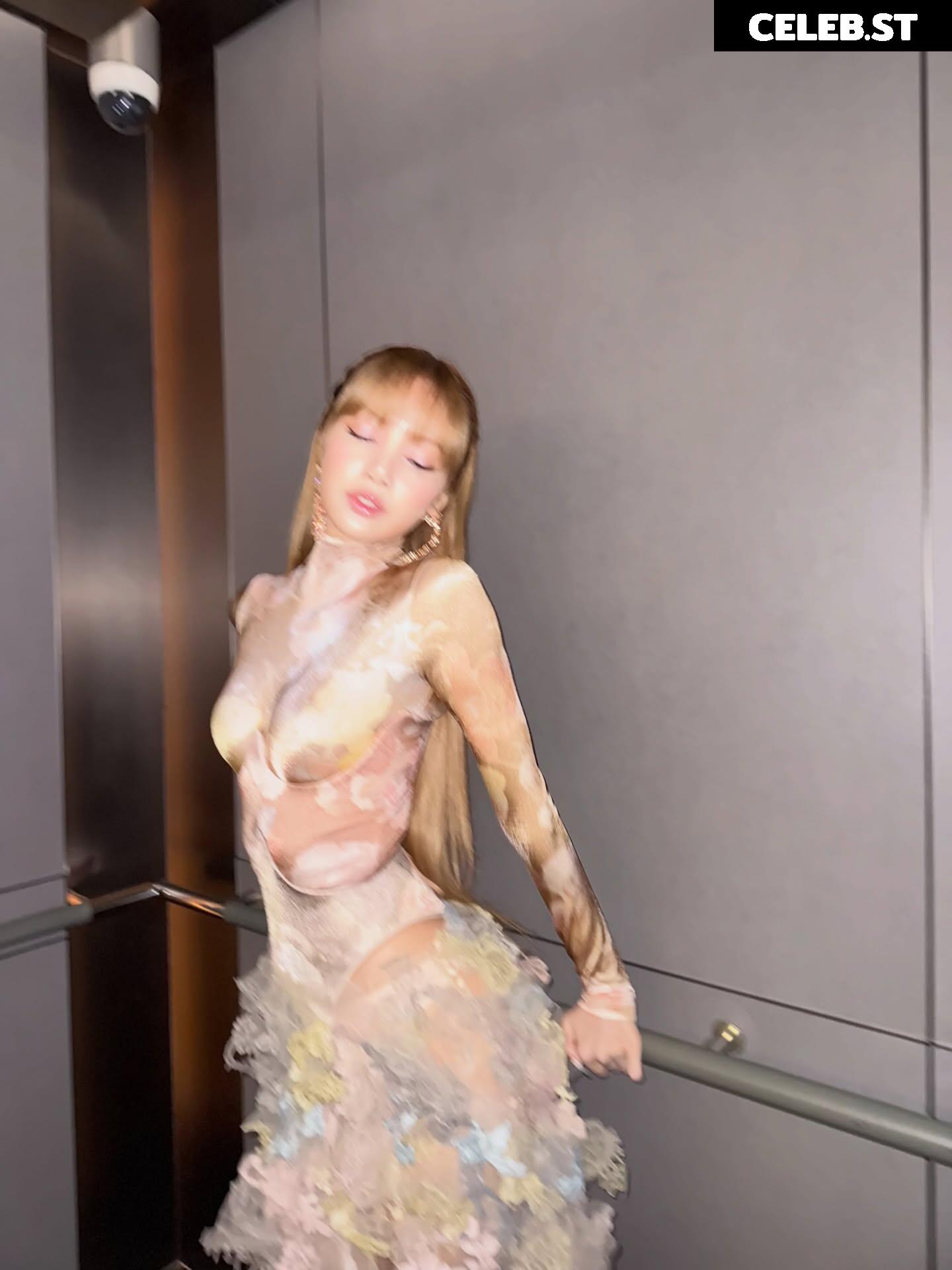Lisa | BLΛƆKPIИK (Blackpink) Image 23657873