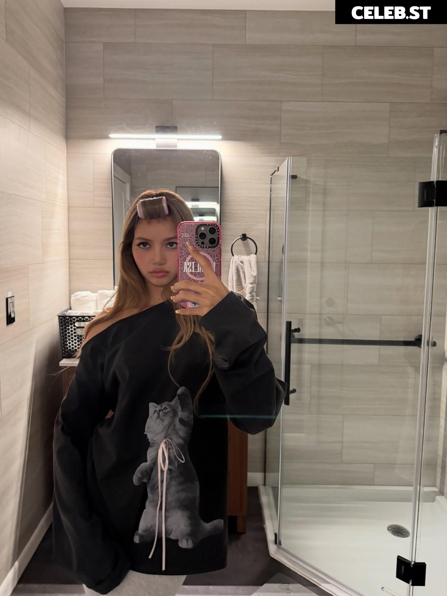 Lisa | BLΛƆKPIИK (Blackpink) Image 23657522