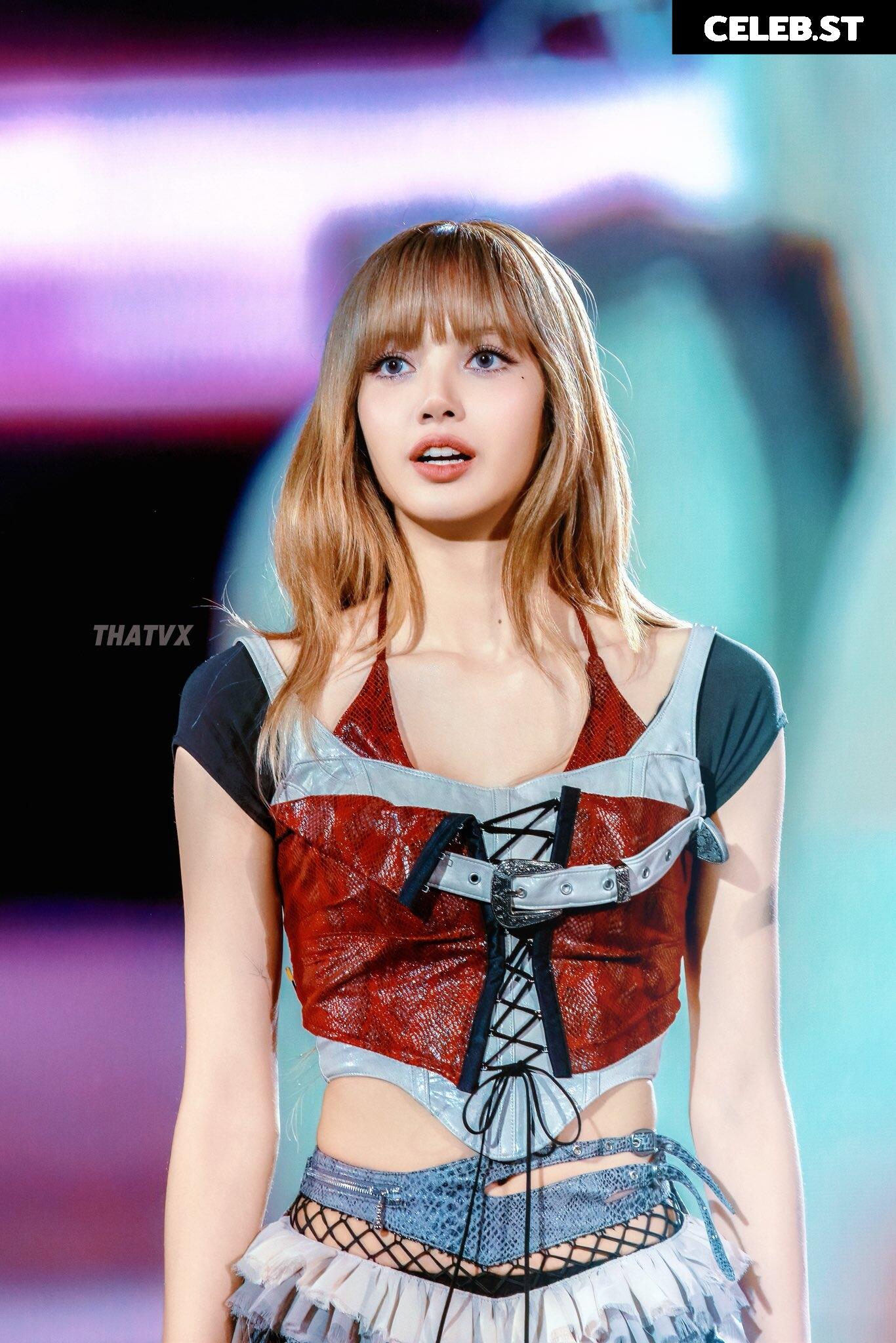 Lisa | BLΛƆKPIИK (Blackpink) Image 23657520