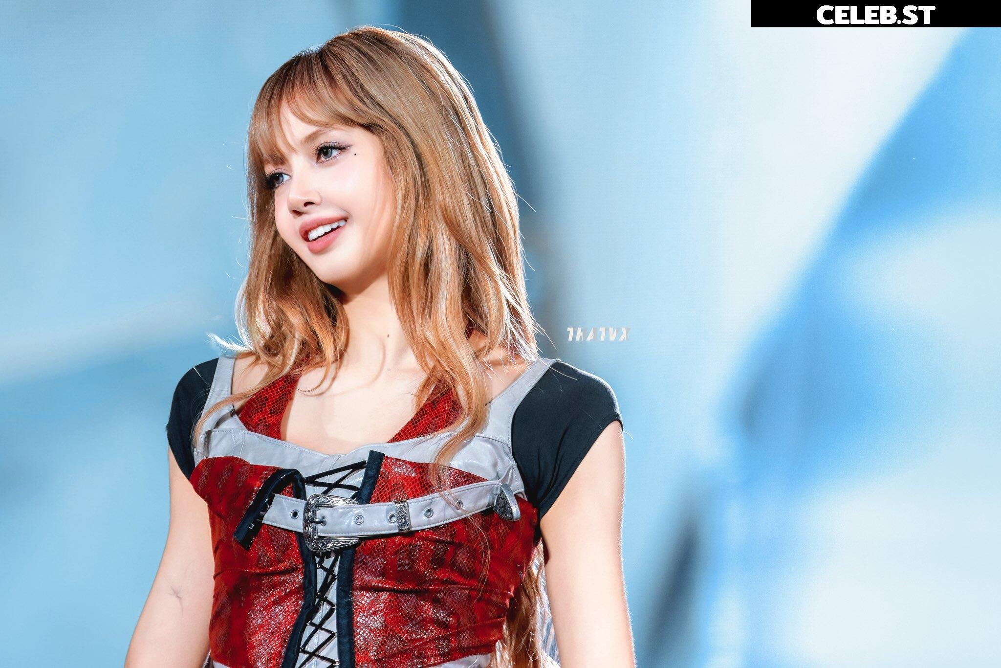Lisa | BLΛƆKPIИK (Blackpink) Image 23657518
