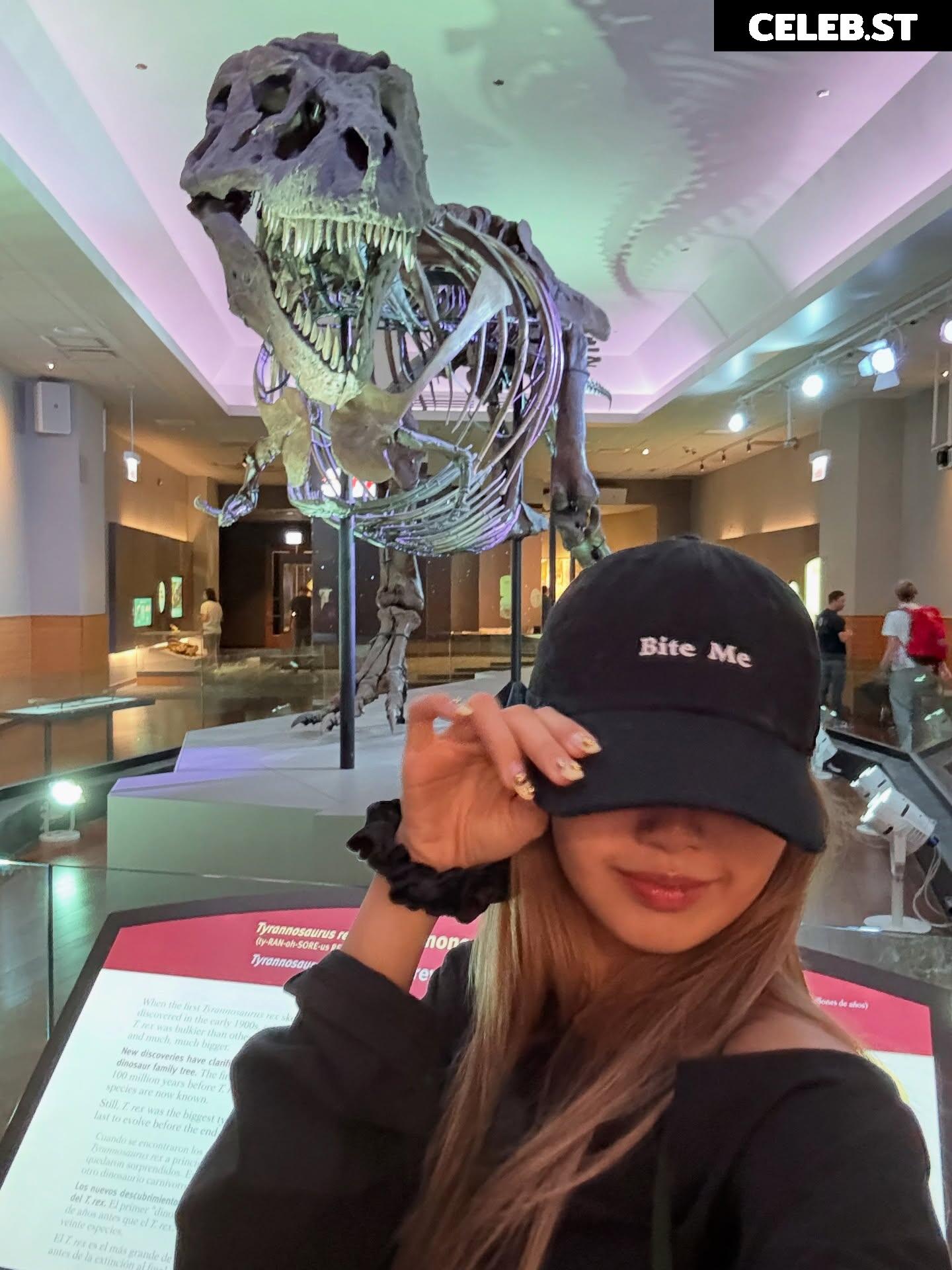 Lisa | BLΛƆKPIИK (Blackpink) Image 23657507