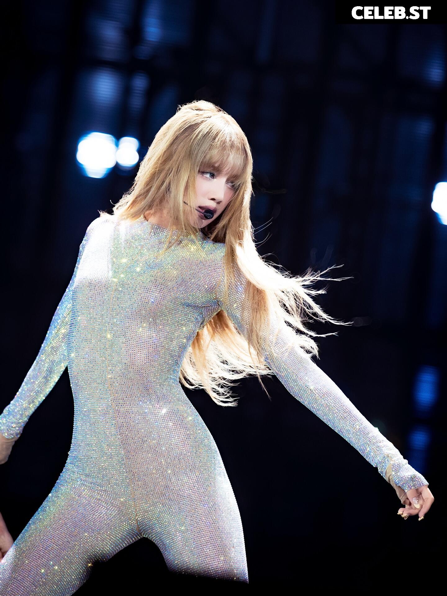 Lisa | BLΛƆKPIИK (Blackpink) Image 23657495