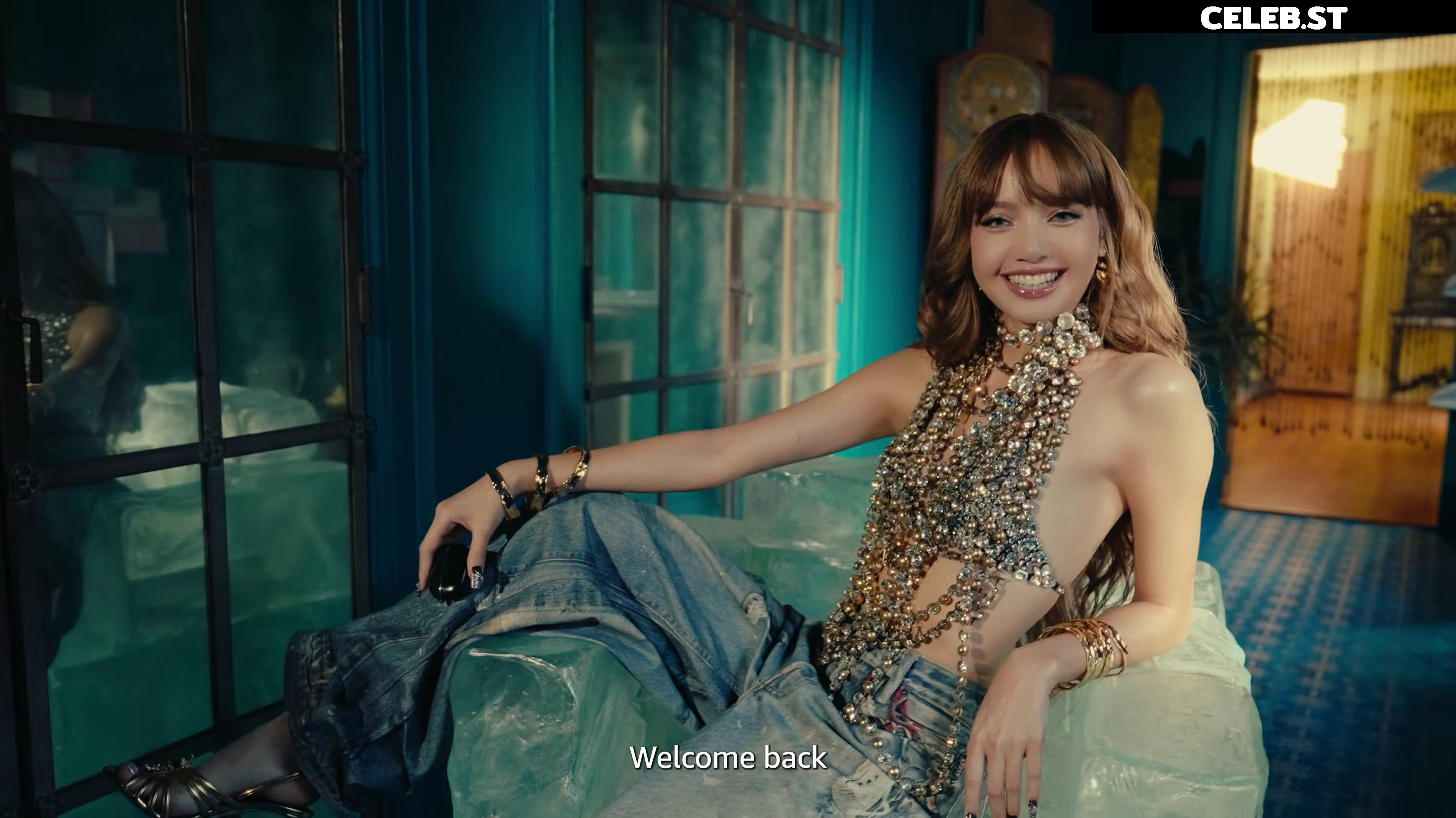 Lisa | BLΛƆKPIИK (Blackpink) Image 23657434