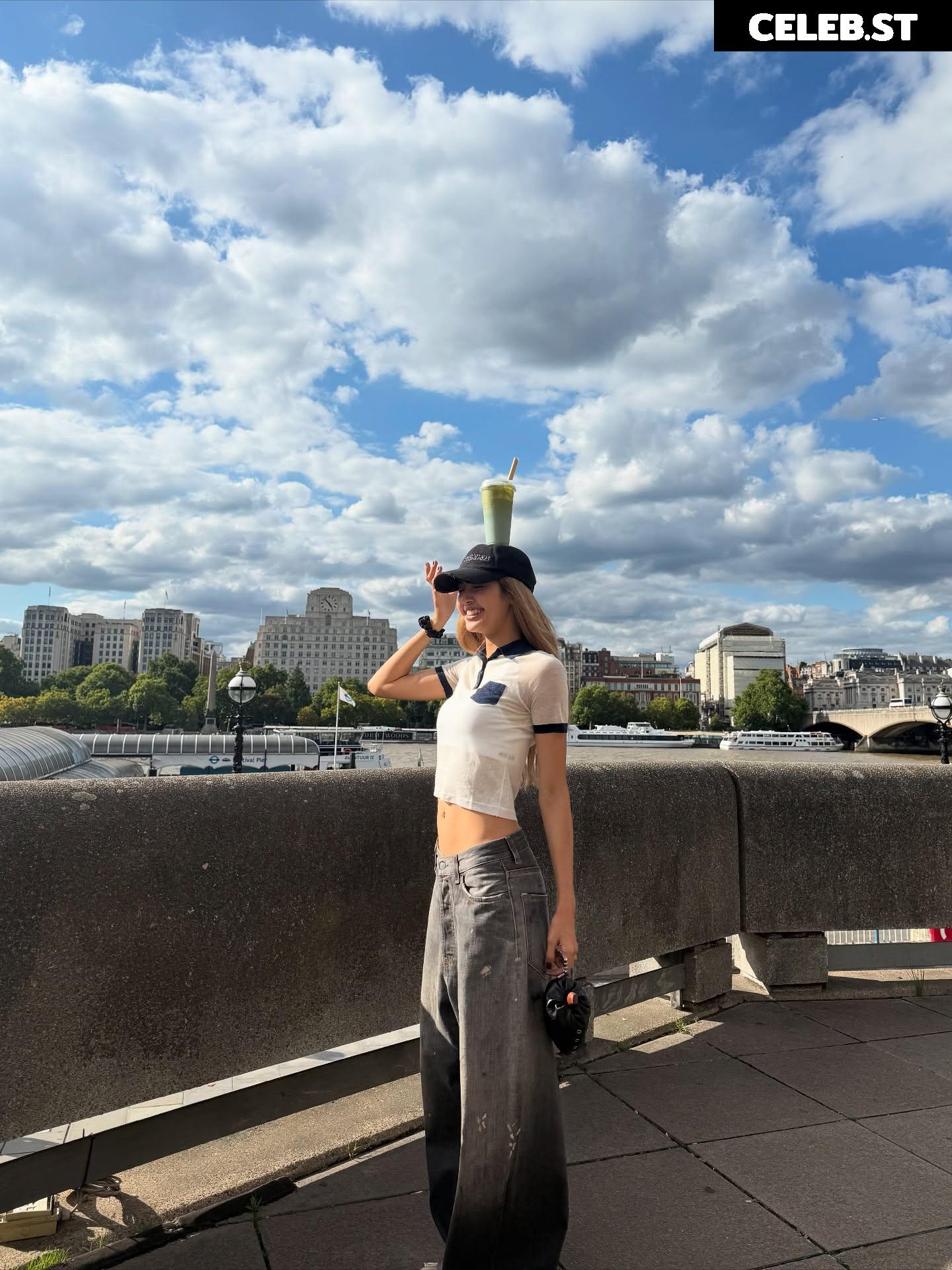 Lisa | BLΛƆKPIИK (Blackpink) Image 23657627