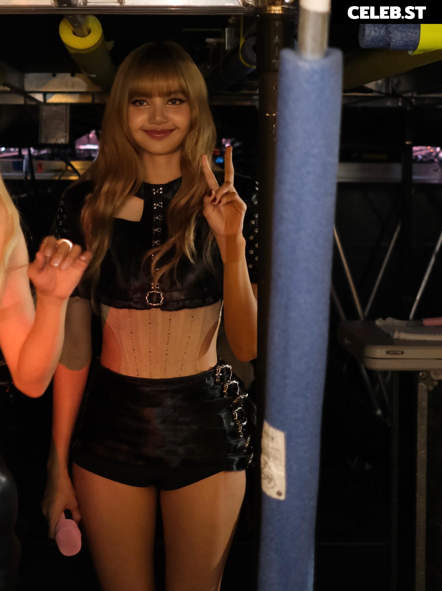 Lisa | BLΛƆKPIИK (Blackpink) Image 23657607