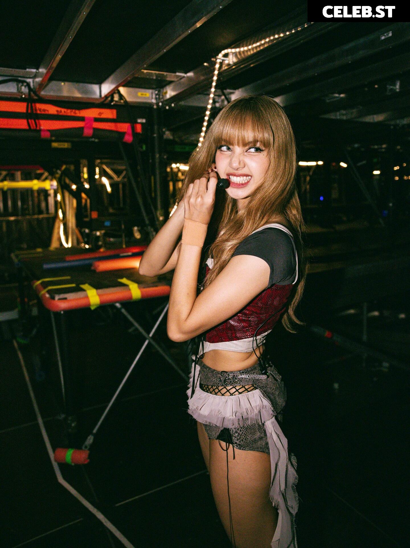 Lisa | BLΛƆKPIИK (Blackpink) Image 23657609