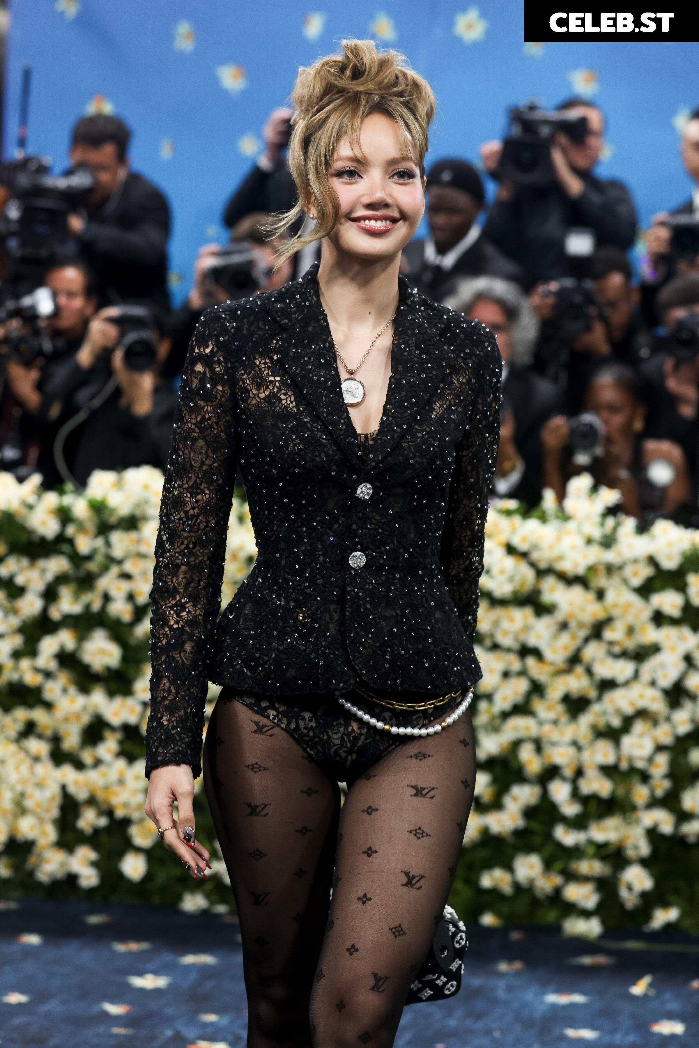 Lisa | BLΛƆKPIИK (Blackpink) Image 23657103