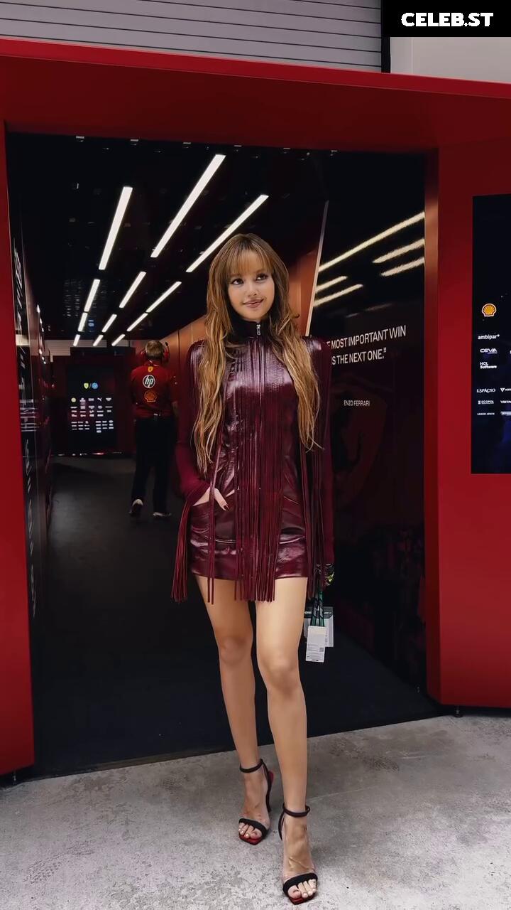 Lisa | BLΛƆKPIИK (Blackpink) Image 23657092